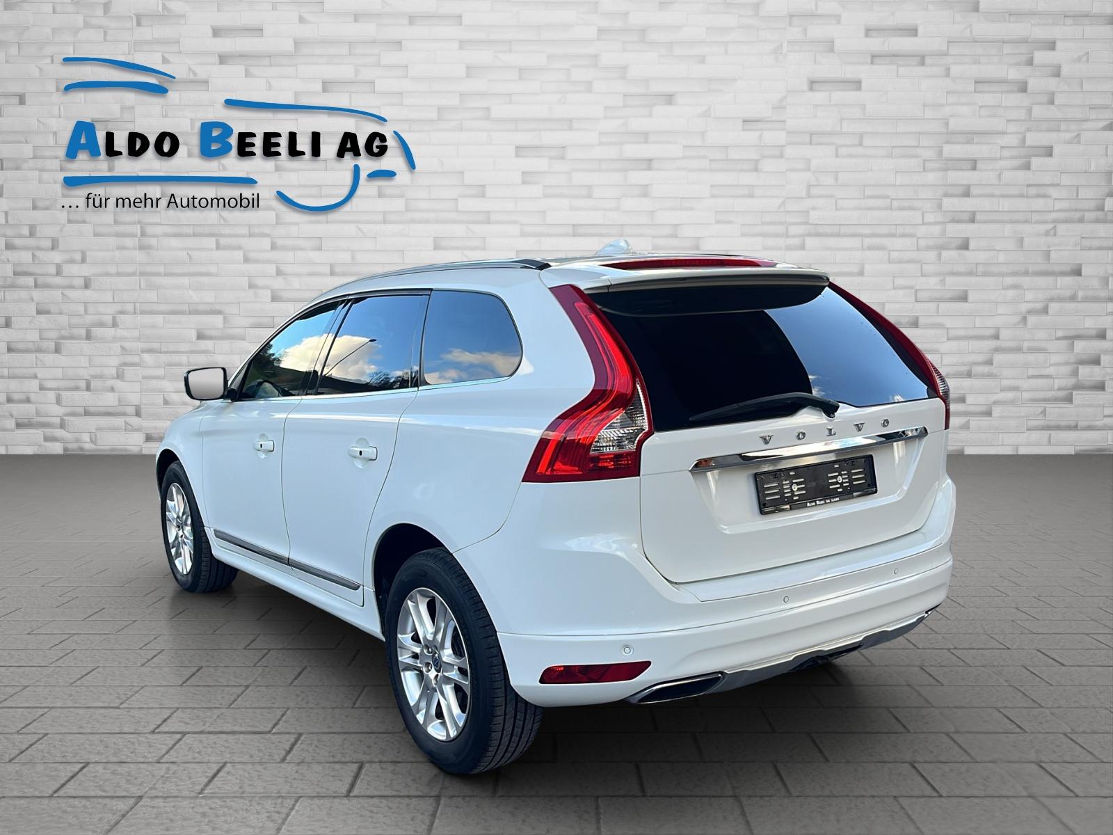 VOLVO XC60 2.4 D5 Summum AWD-image-3