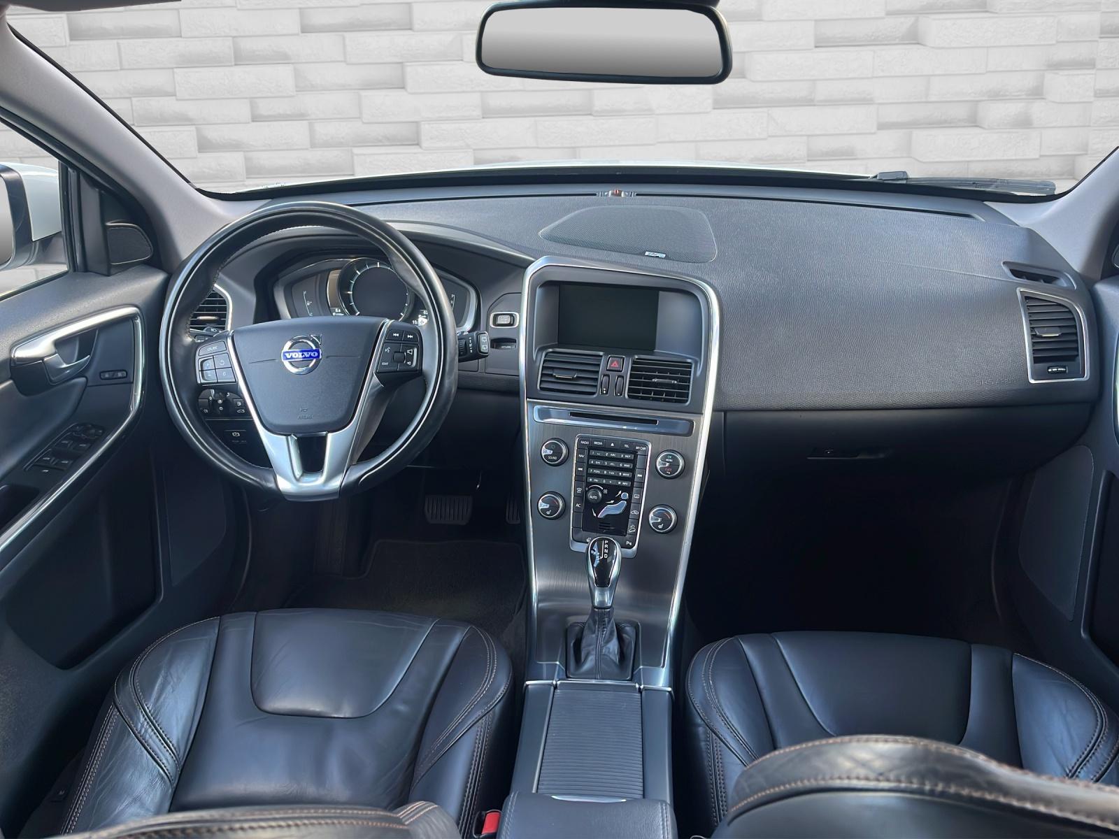 VOLVO XC60 2.4 D5 Summum AWD-image-14