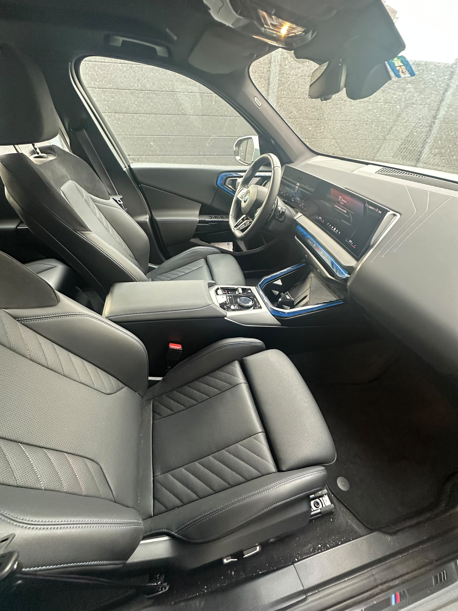 BMW 20i xDrive-image-4