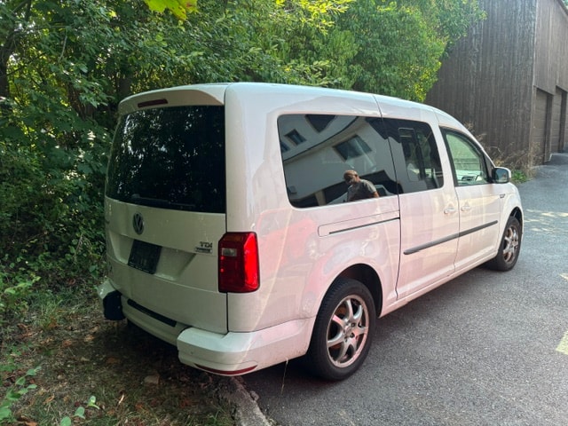 VW Caddy Maxi 2.0 TDI Comfortline DSG-image-2