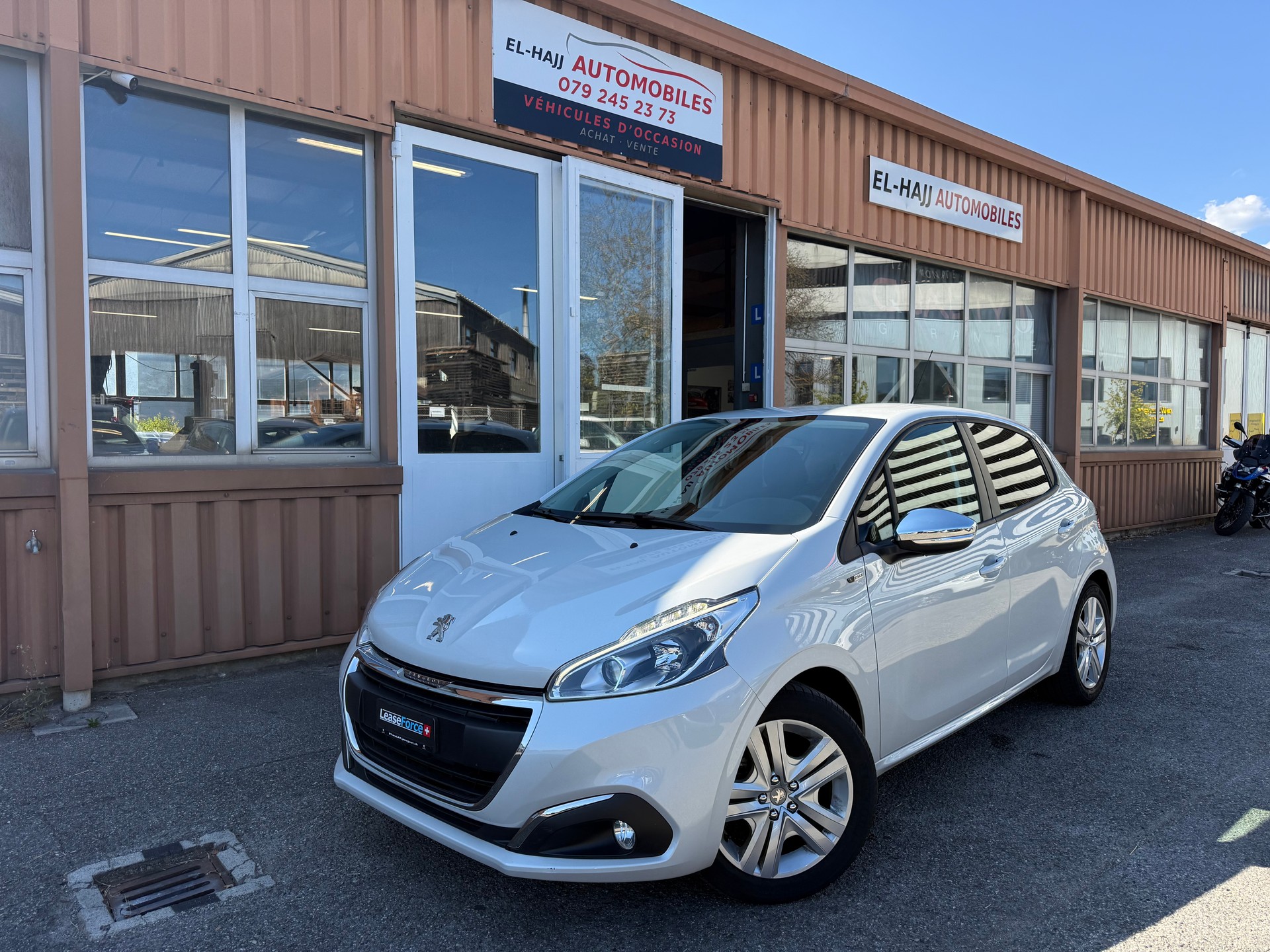 PEUGEOT 208 1.2 PureTech Style
