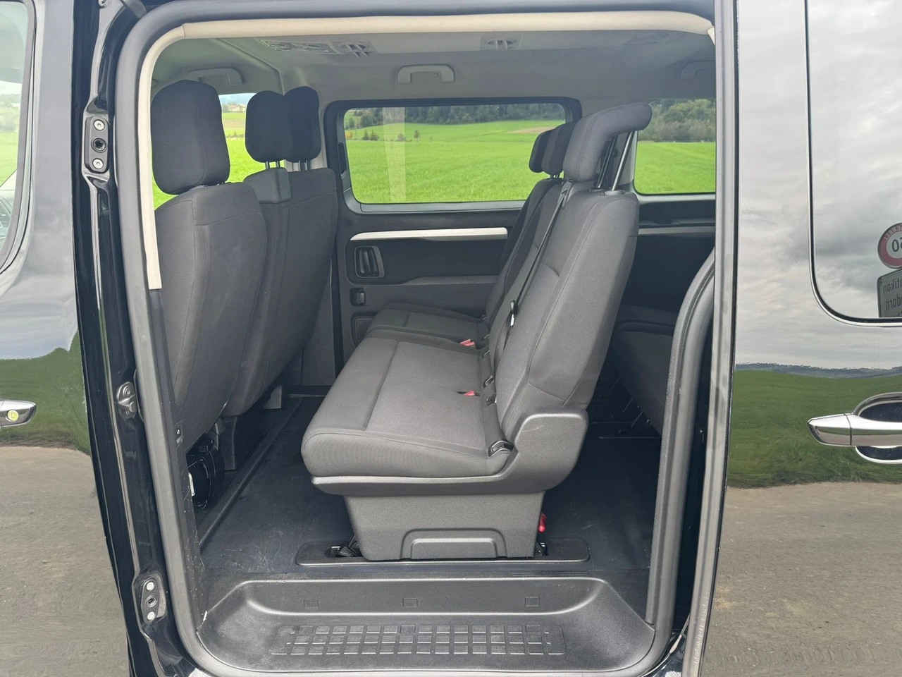 TOYOTA Proace Verso 2.0 D-4D Shuttle Medium Automatic 9 Sitzer-image-7