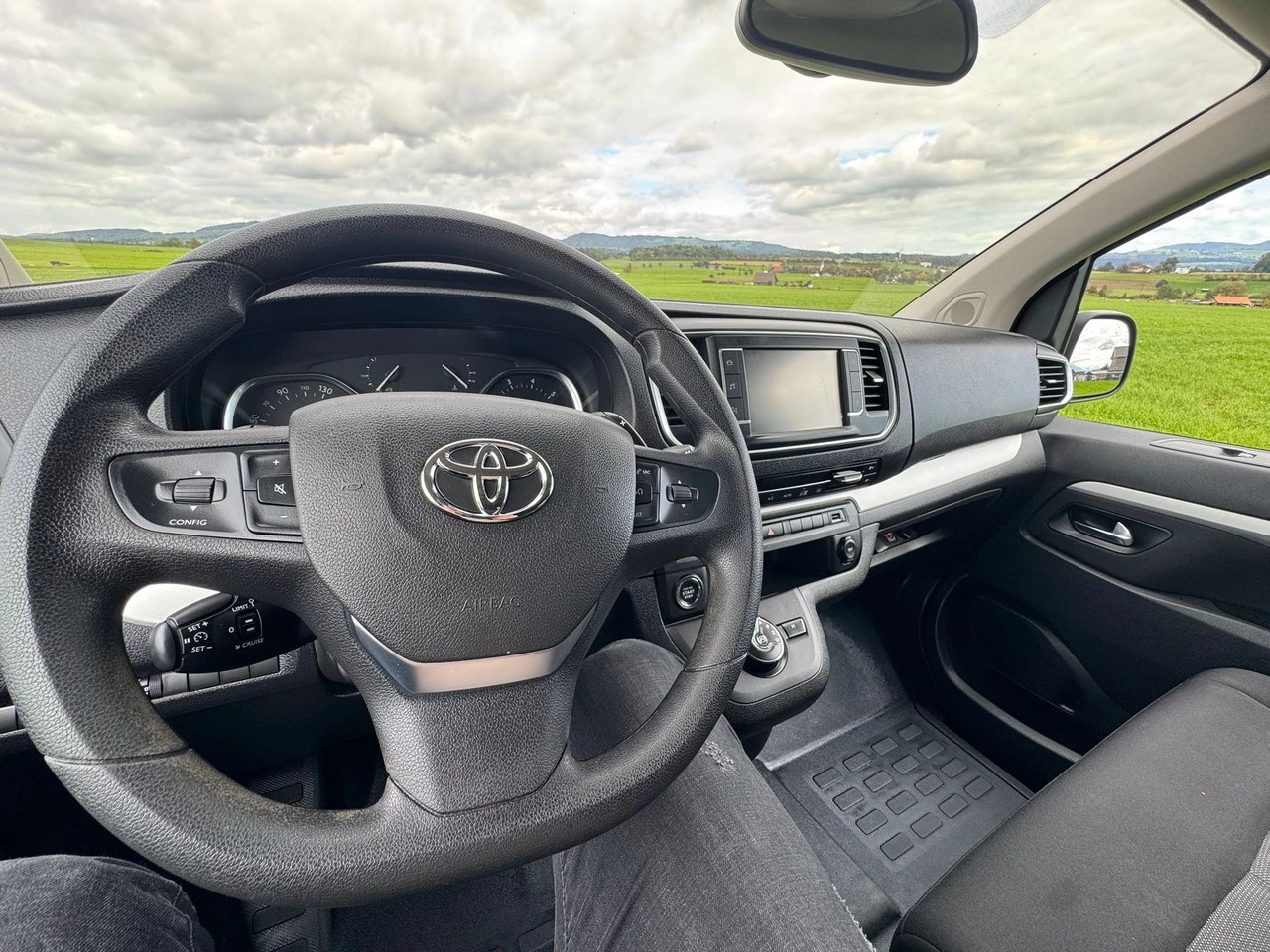 TOYOTA Proace Verso 2.0 D-4D Shuttle Medium Automatic 9 Sitzer-image-13