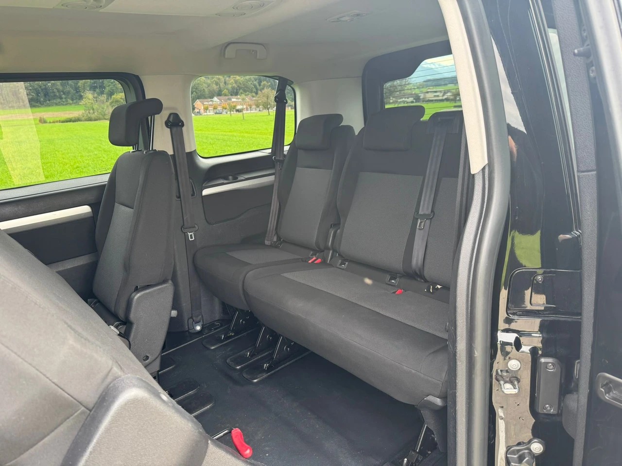 TOYOTA Proace Verso 2.0 D-4D Shuttle Medium Automatic 9 Sitzer-image-8