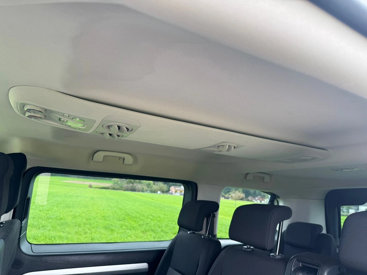 TOYOTA Proace Verso 2.0 D-4D Shuttle Medium Automatic 9 Sitzer-image-9