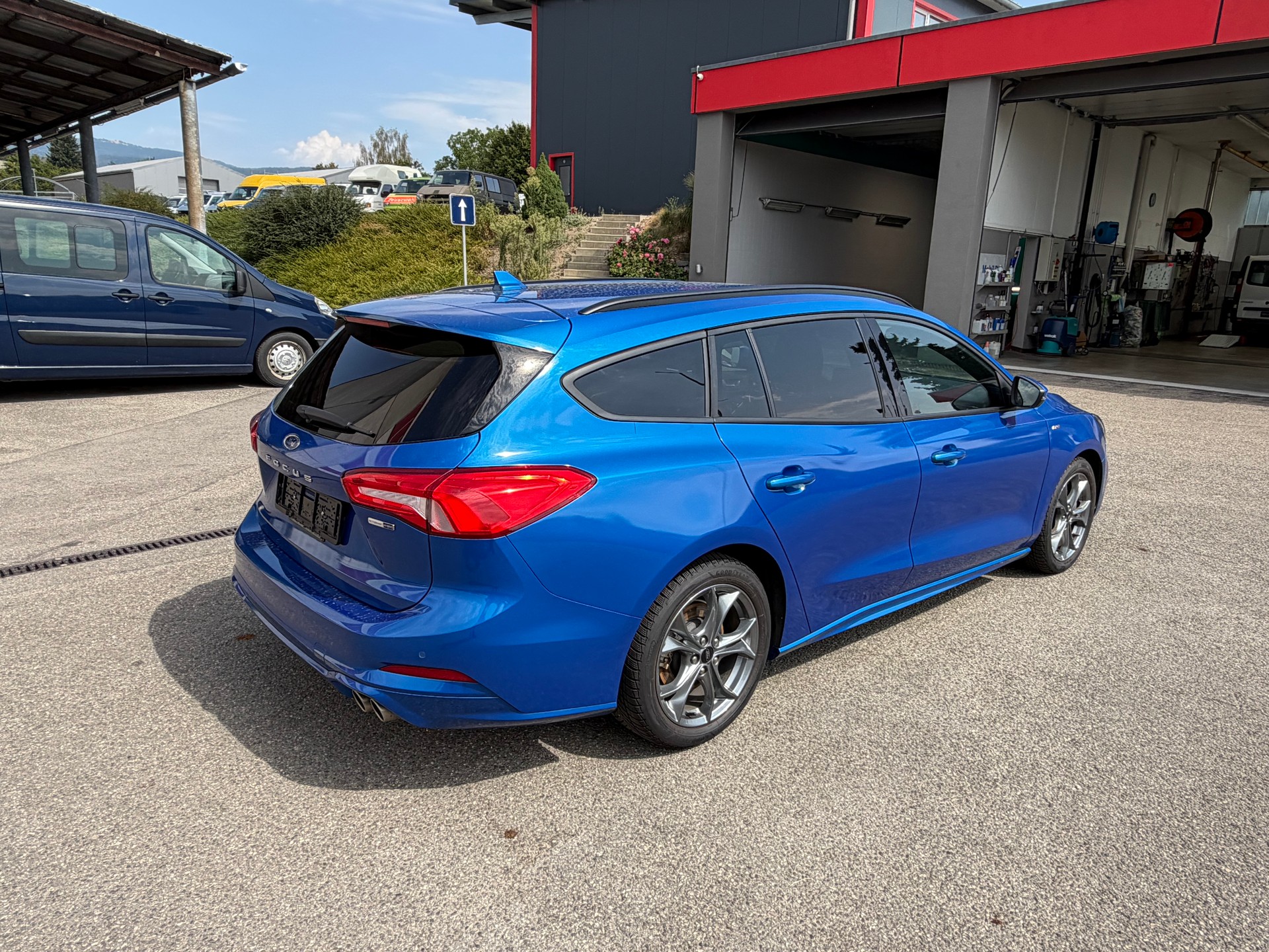 FORD Focus 1.0 SCTi ST Line-image-1