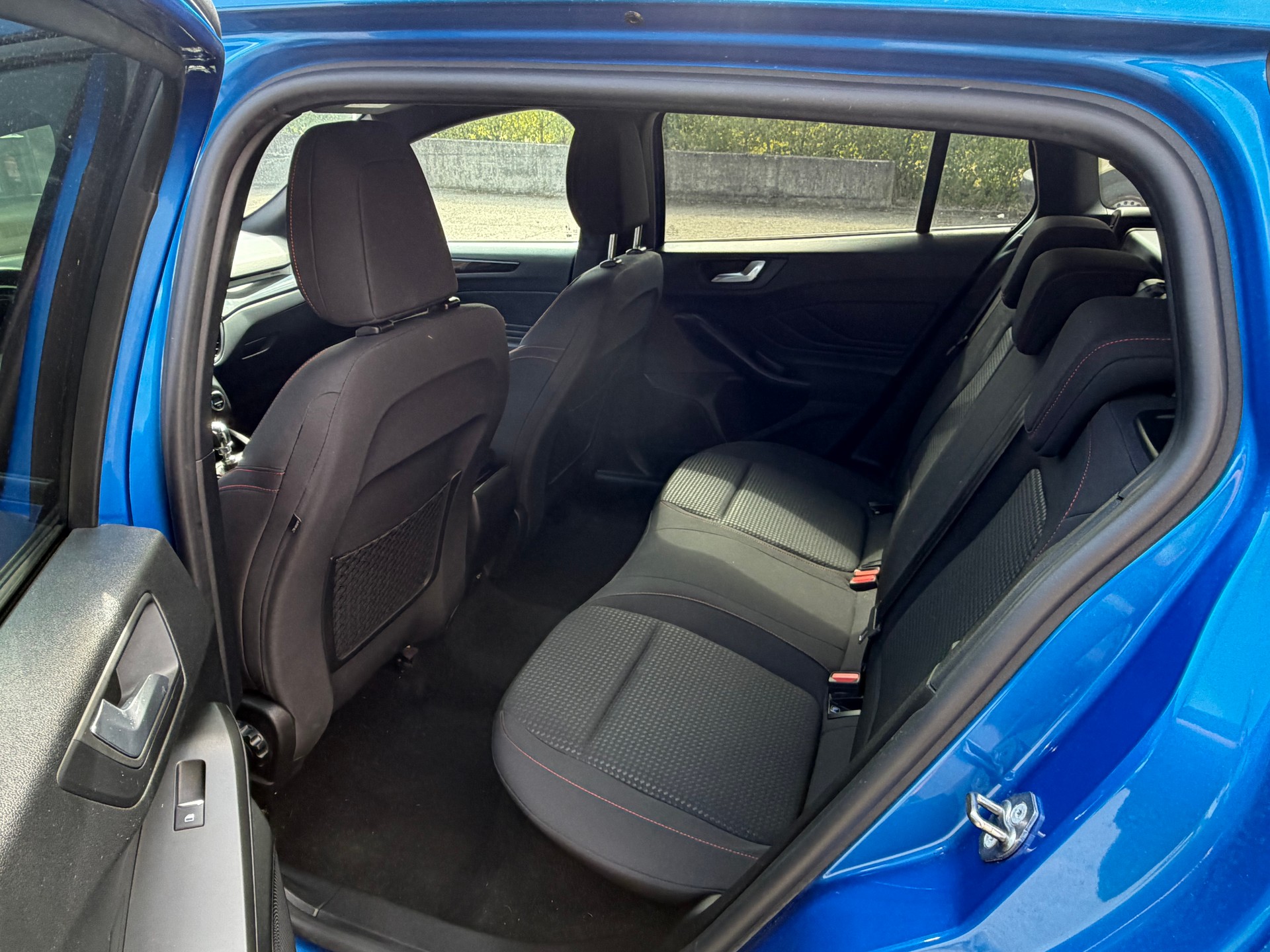 FORD Focus 1.0 SCTi ST Line-image-5