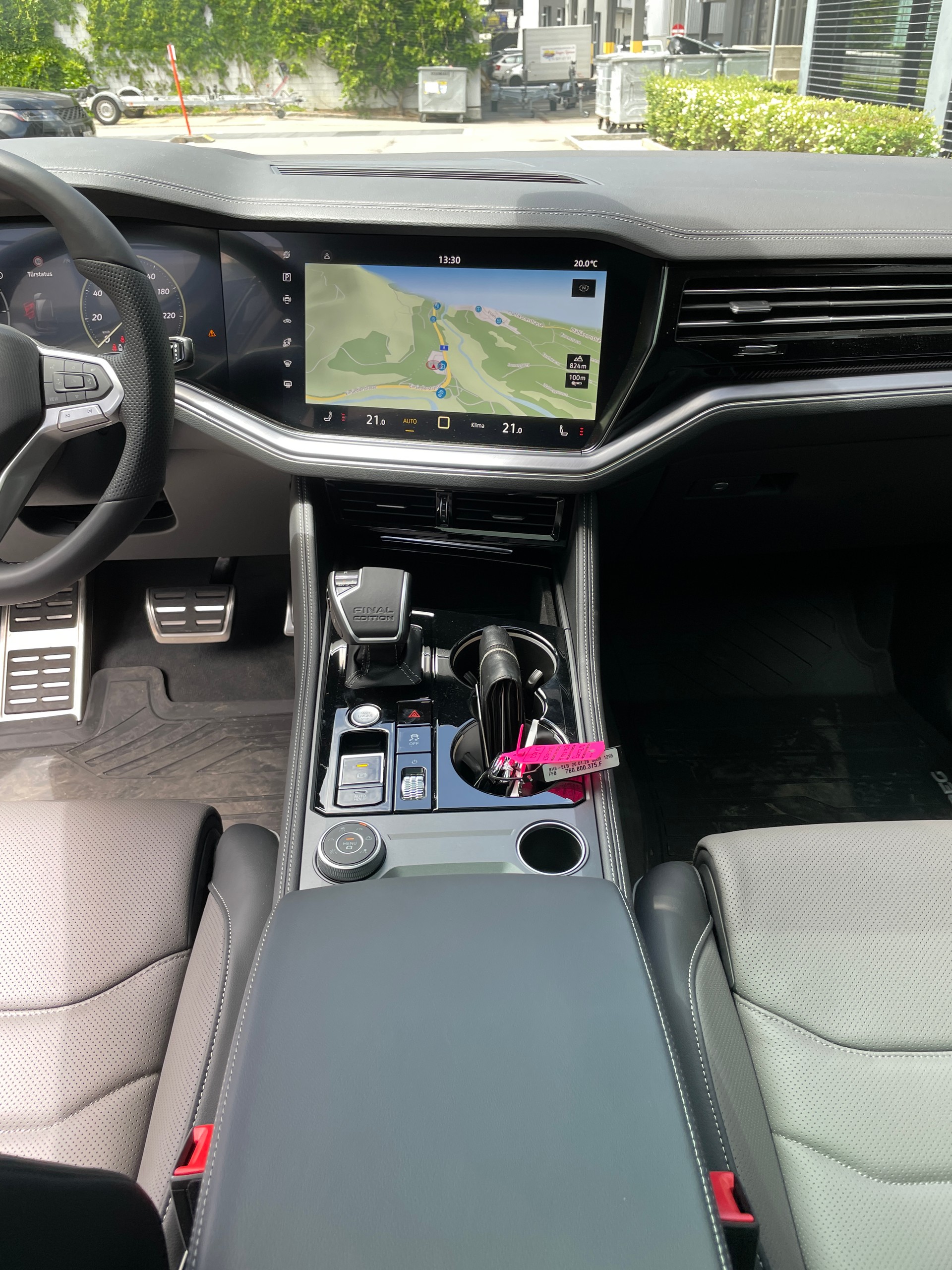 VW Touareg 3.0 TDI R-Line Final Edition Tiptronic-image-20