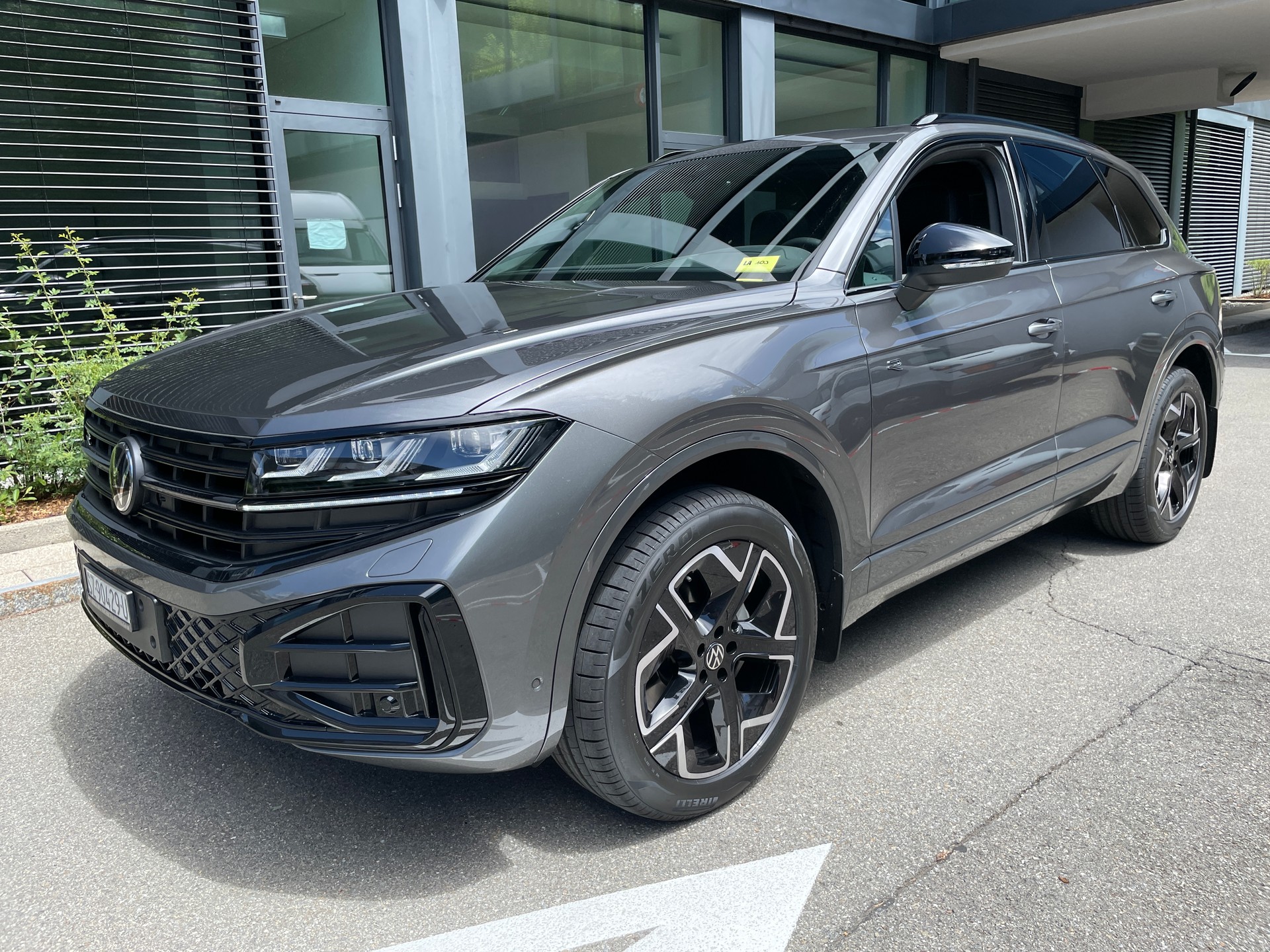 VW Touareg 3.0 TDI R-Line Final Edition Tiptronic-image-0