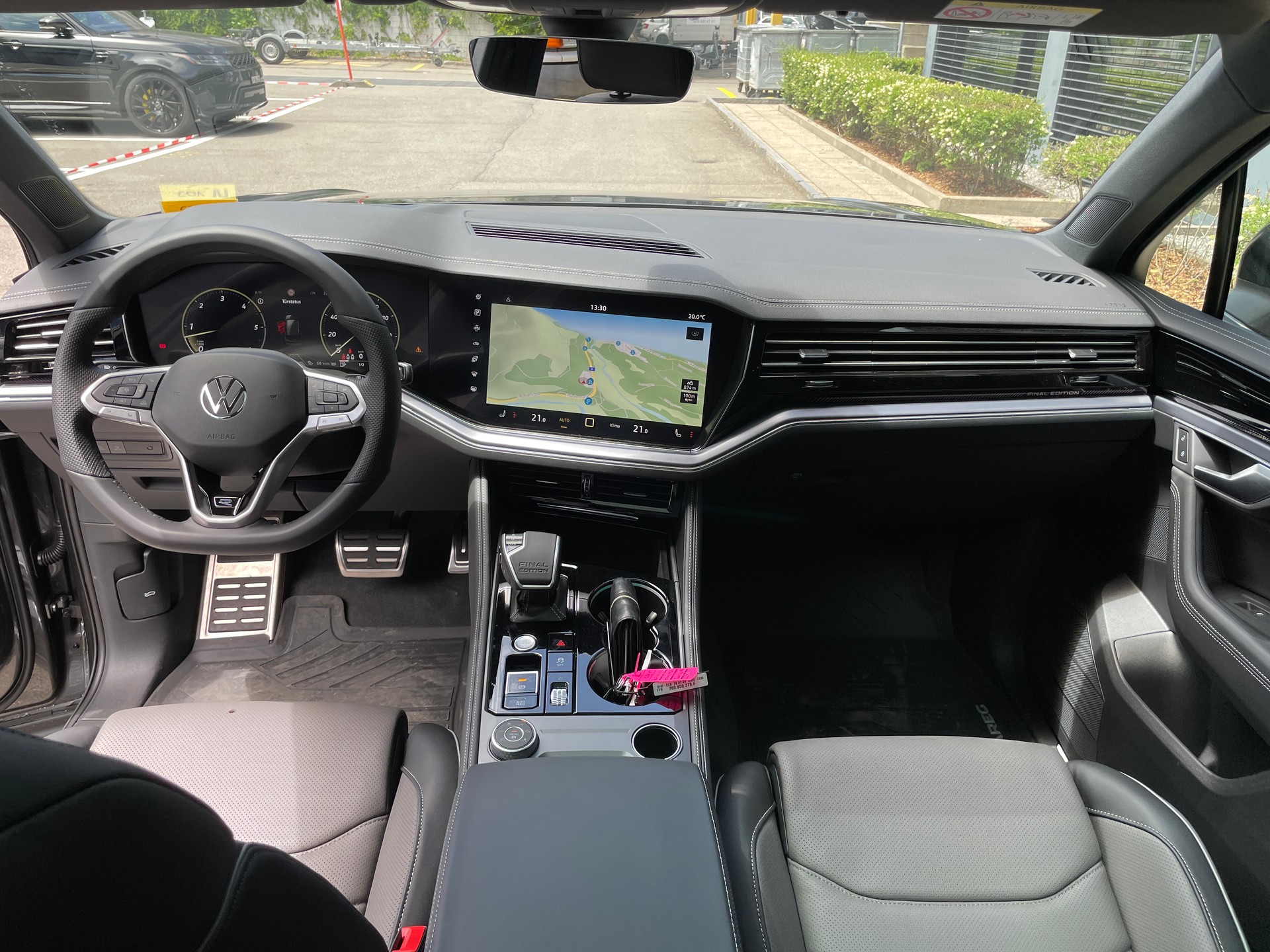 VW Touareg 3.0 TDI R-Line Final Edition Tiptronic-image-21