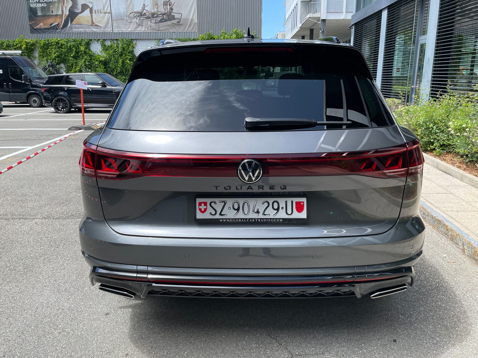 VW Touareg 3.0 TDI R-Line Final Edition Tiptronic-image-3