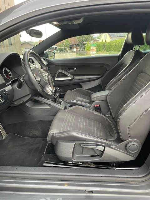 VW Scirocco 1.4 TSI BlueMotion Technology Team-image-16