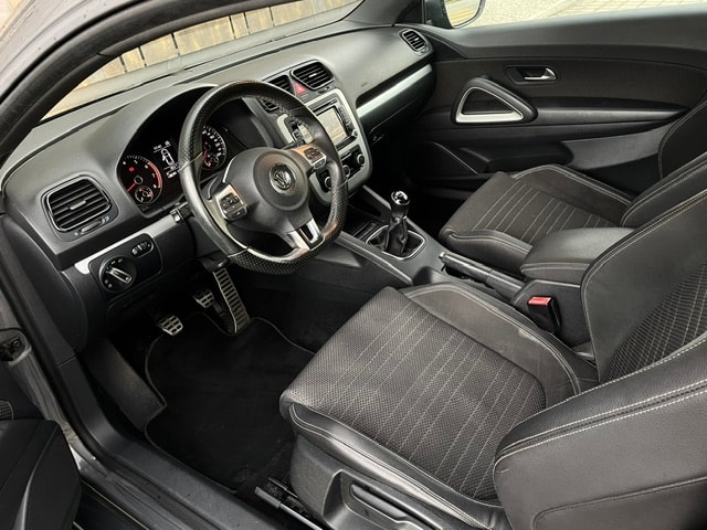 VW Scirocco 1.4 TSI BlueMotion Technology Team-image-15