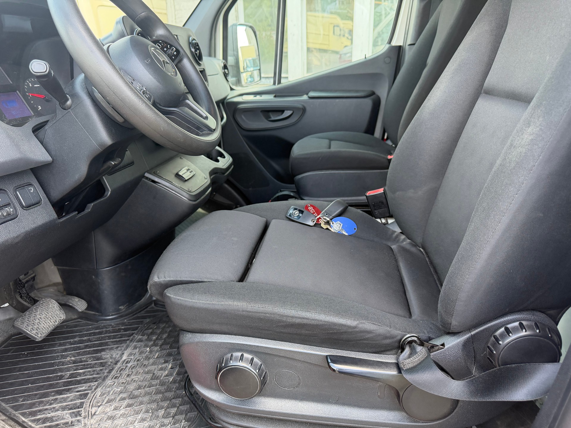 MERCEDES-BENZ Sprinter 319 CDI Standard 9G-TRONIC-image-6