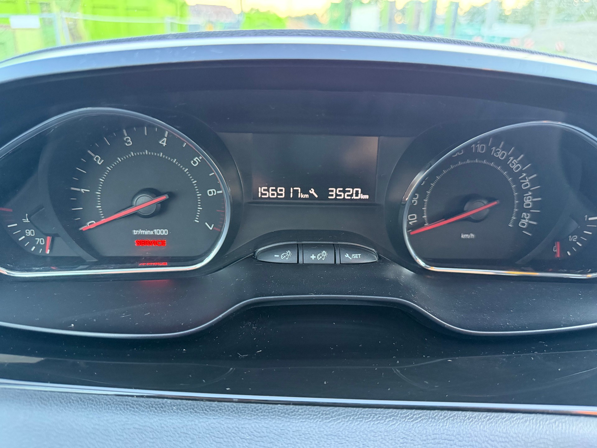 PEUGEOT 208 1.2 VTI Active-image-8
