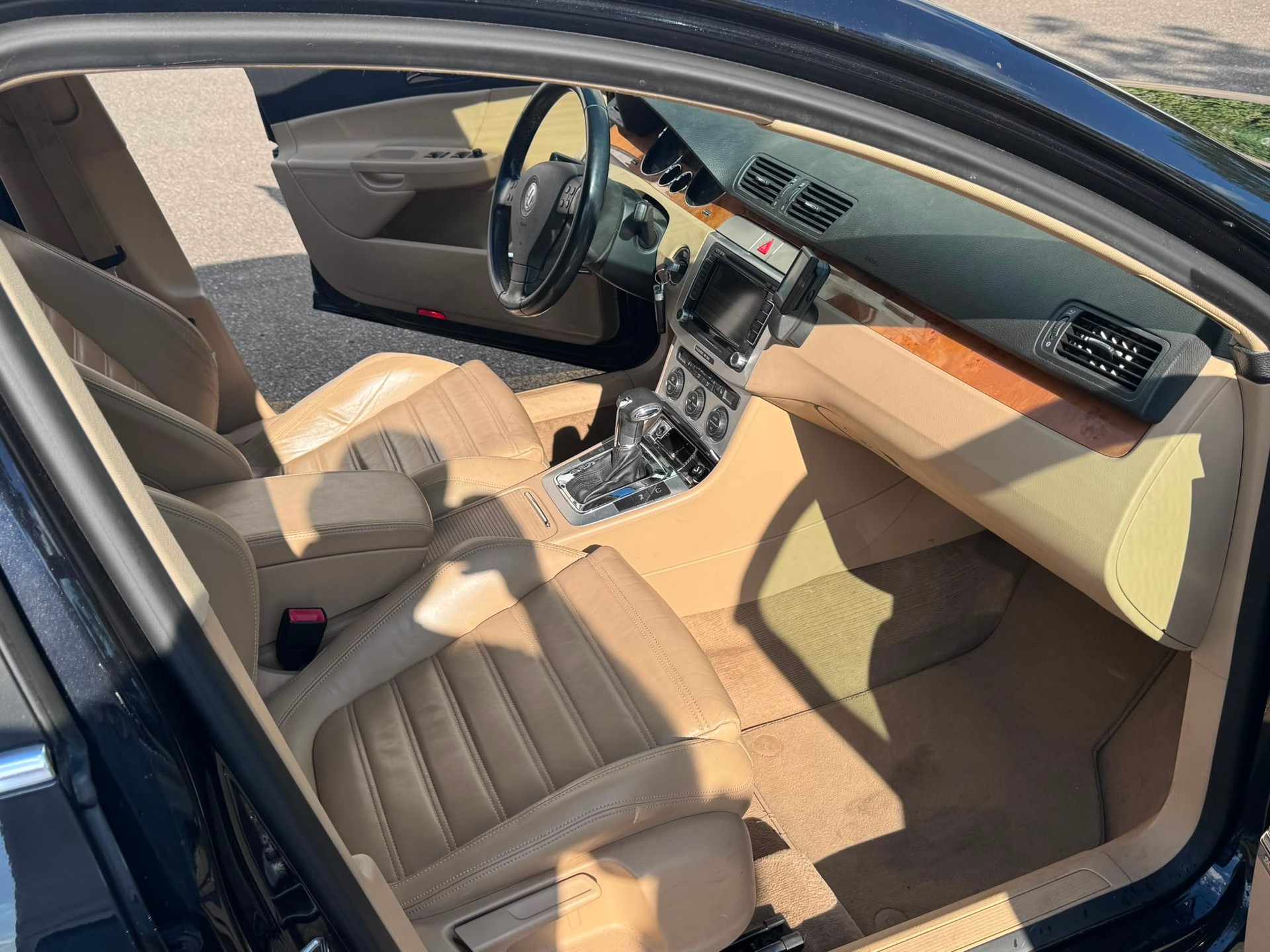 VW Passat Variant 3.2 V6 FSI Sportline 4Motion-image-4