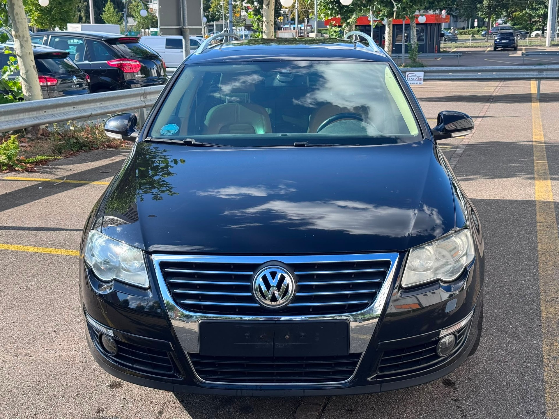 VW Passat Variant 3.2 V6 FSI Sportline 4Motion-image-1
