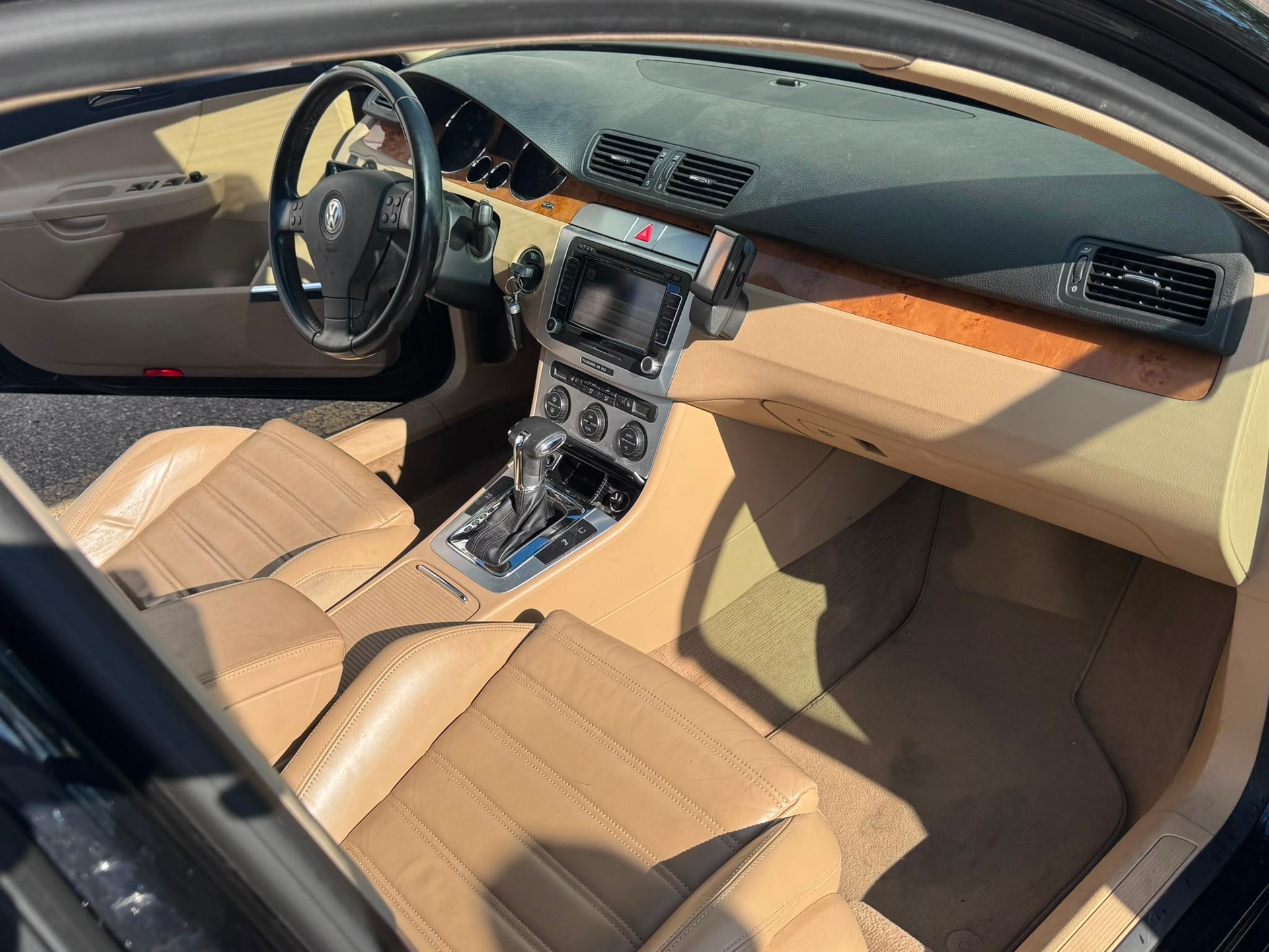 VW Passat Variant 3.2 V6 FSI Sportline 4Motion-image-5