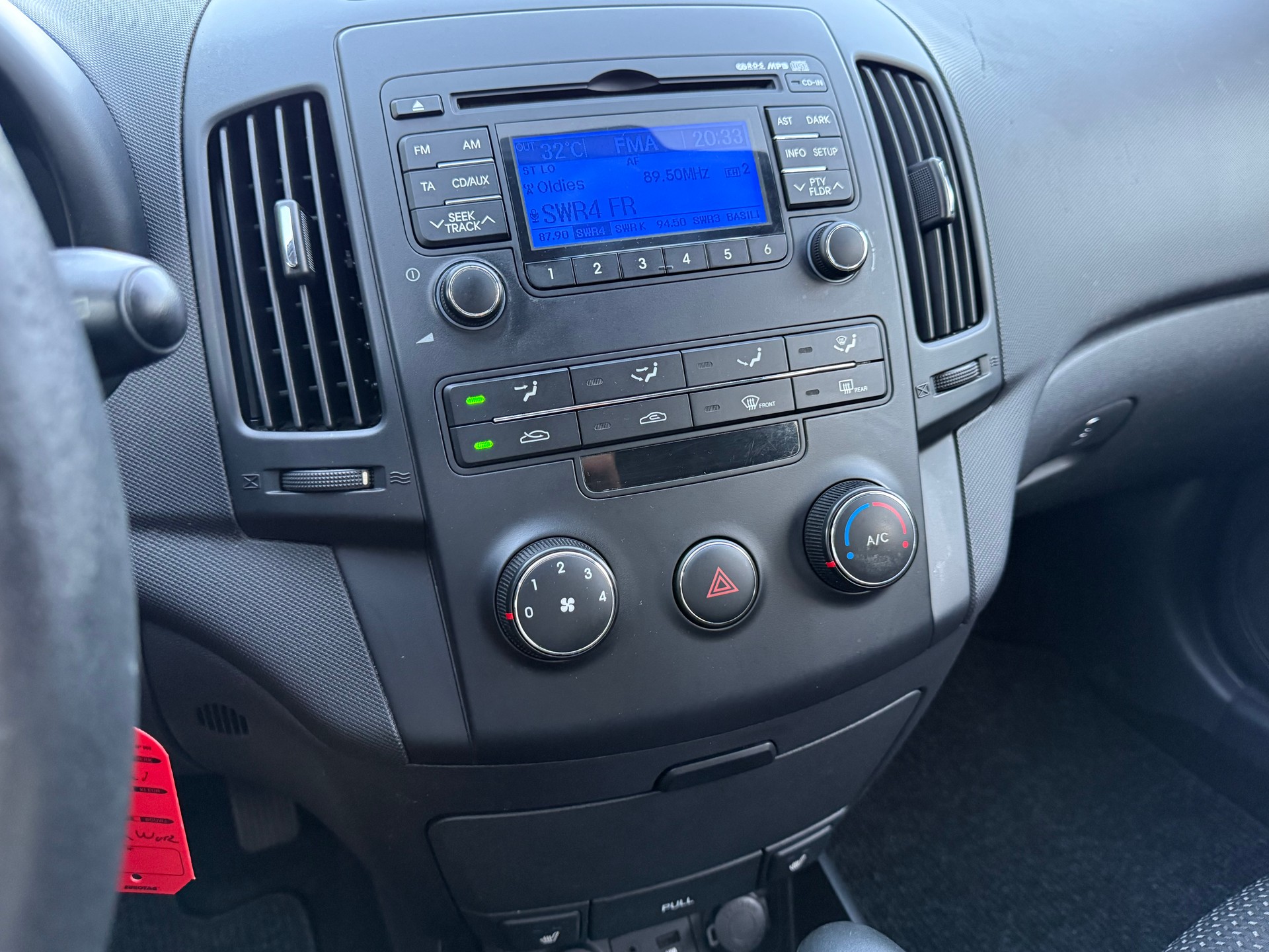 HYUNDAI i30 1.6 Style Automatic-image-11