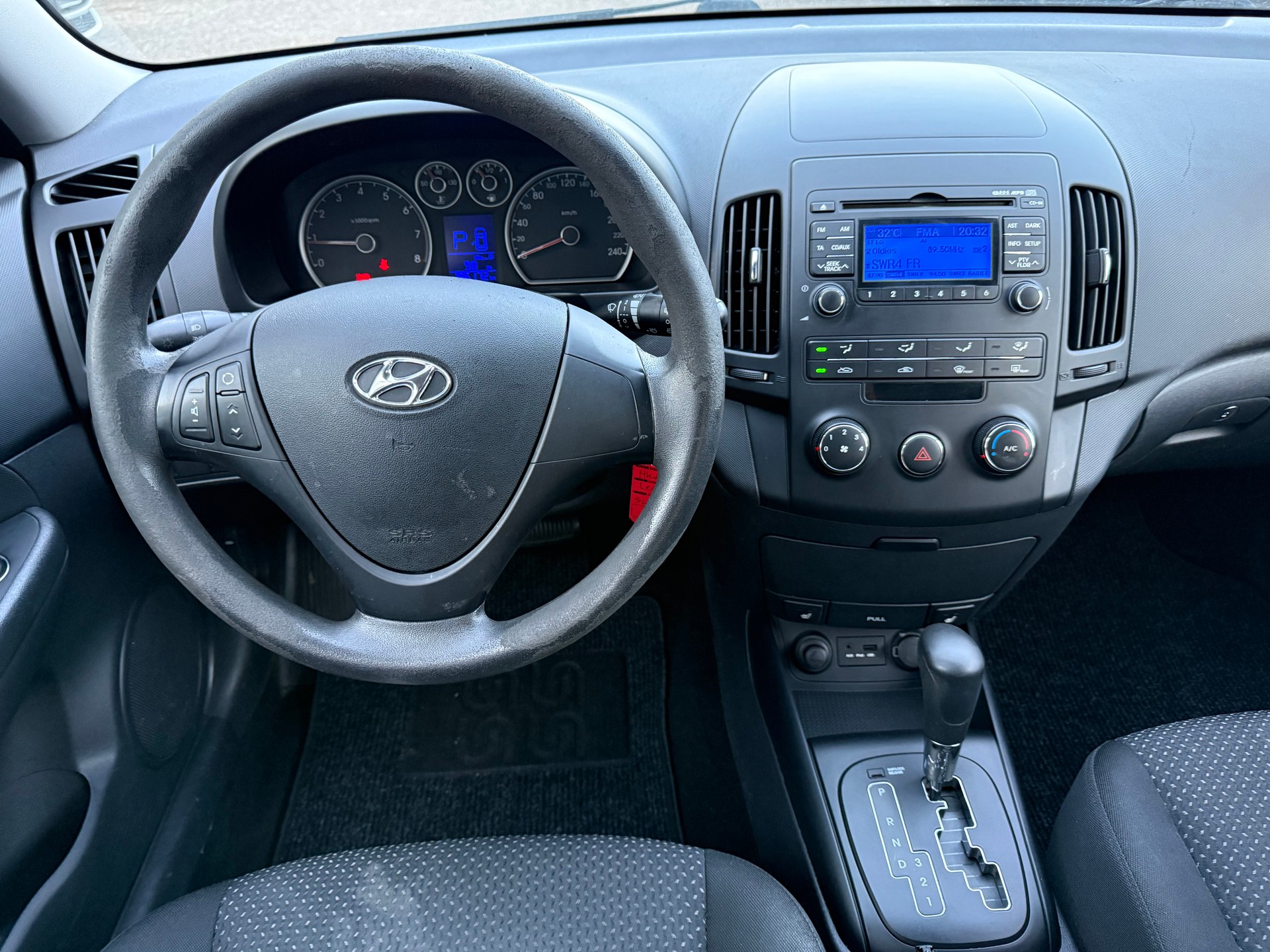 HYUNDAI i30 1.6 Style Automatic-image-12