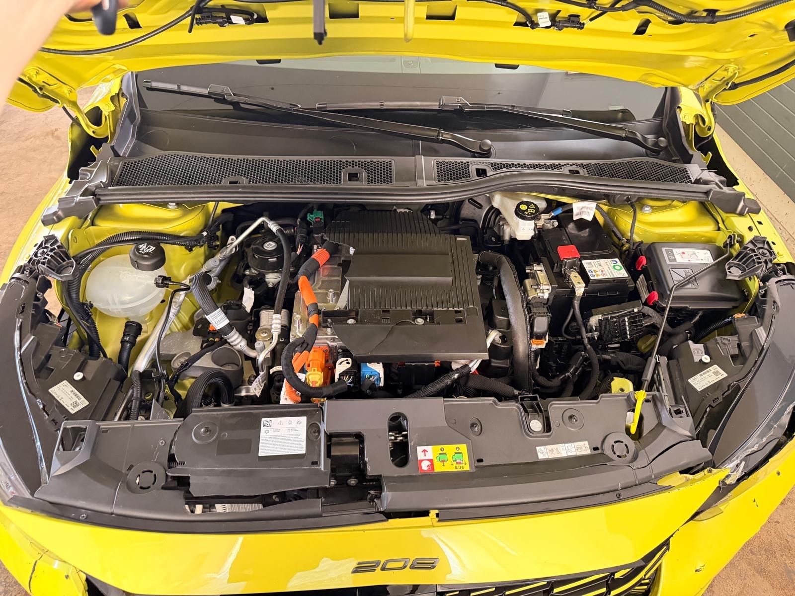 PEUGEOT 208 Elektrik 115kW GT-image-7