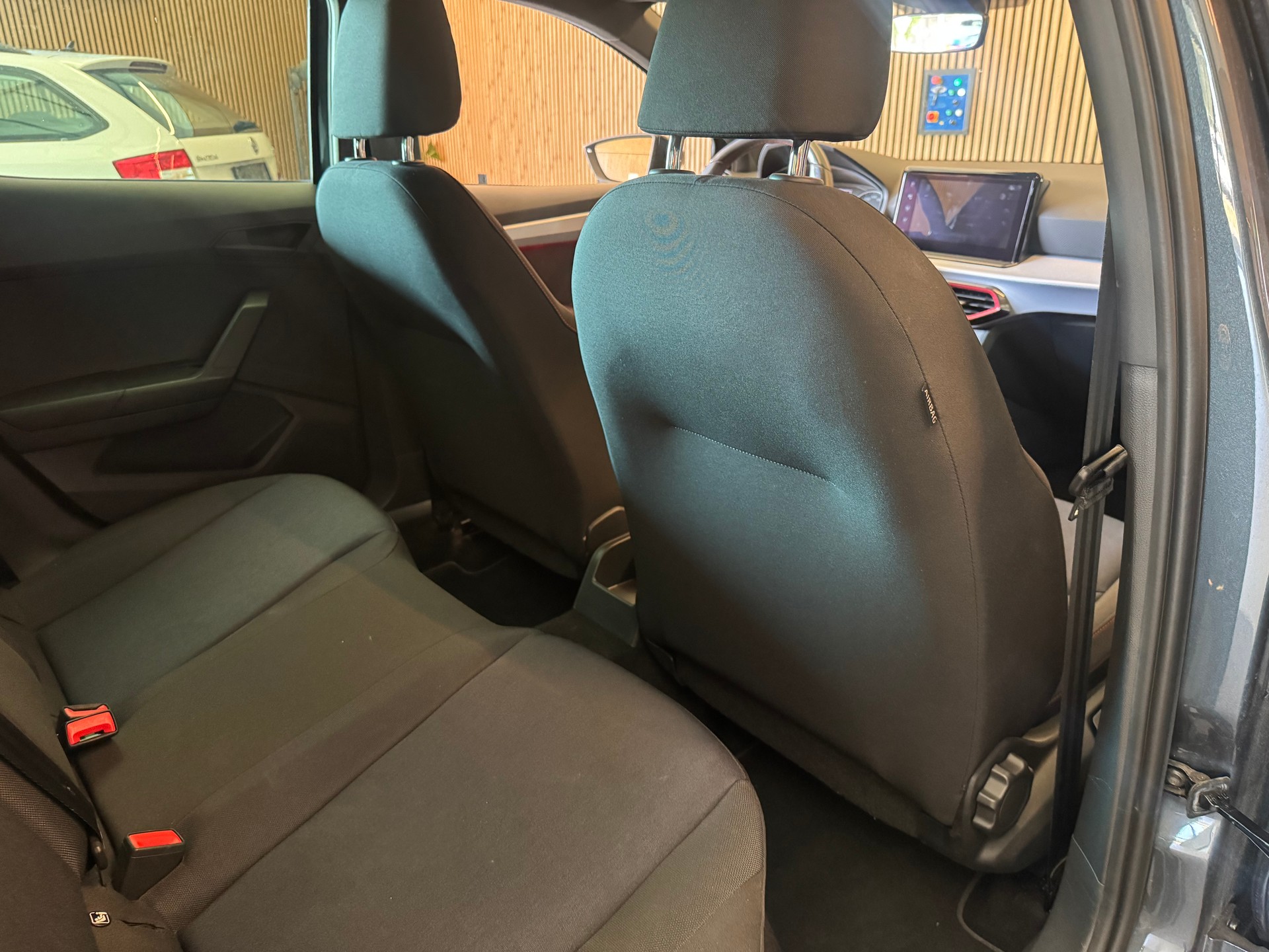 SEAT Ibiza 1.0 TSI 110 FR DSG-image-19