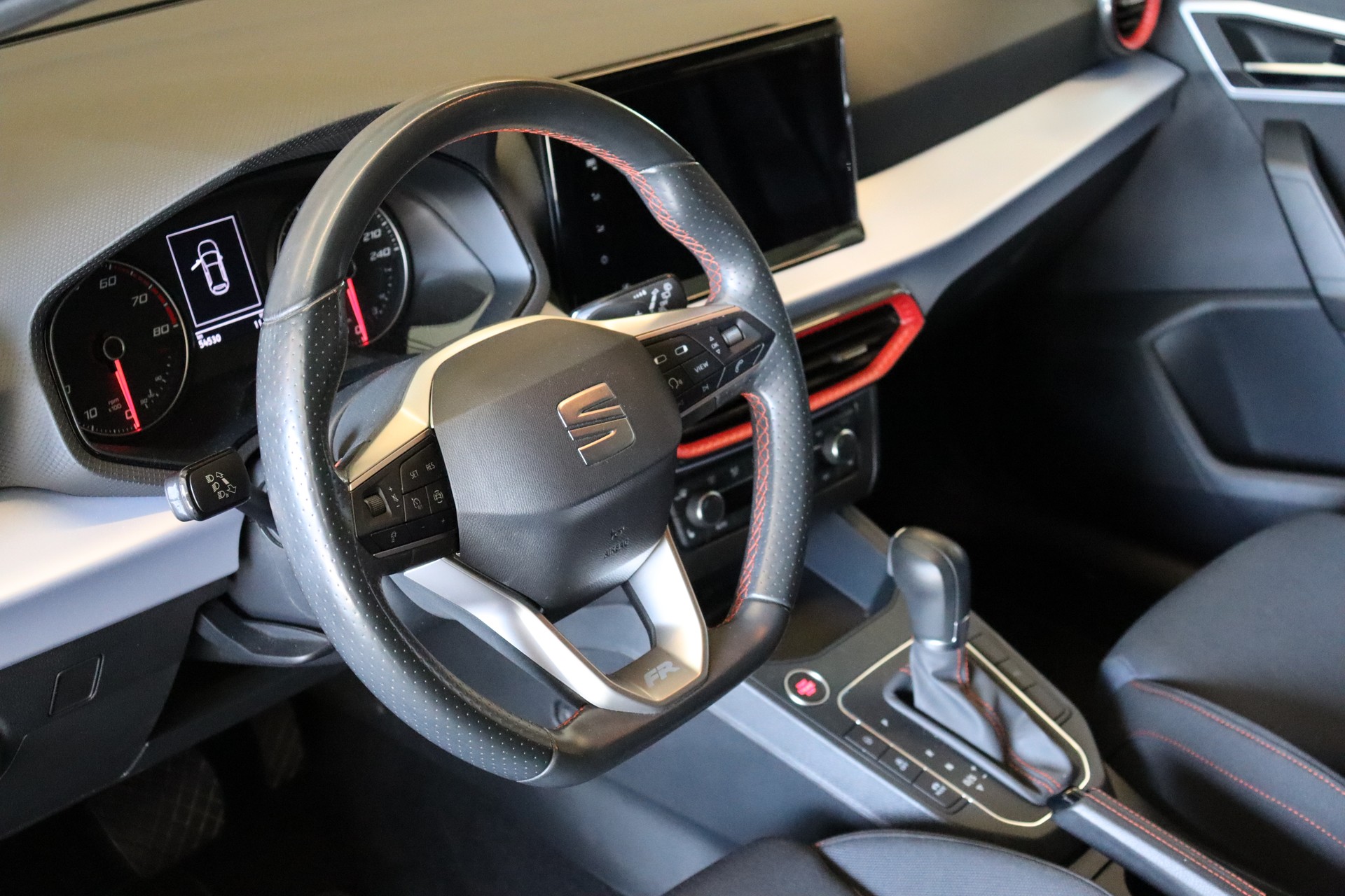 SEAT Ibiza 1.0 TSI 110 FR DSG-image-10