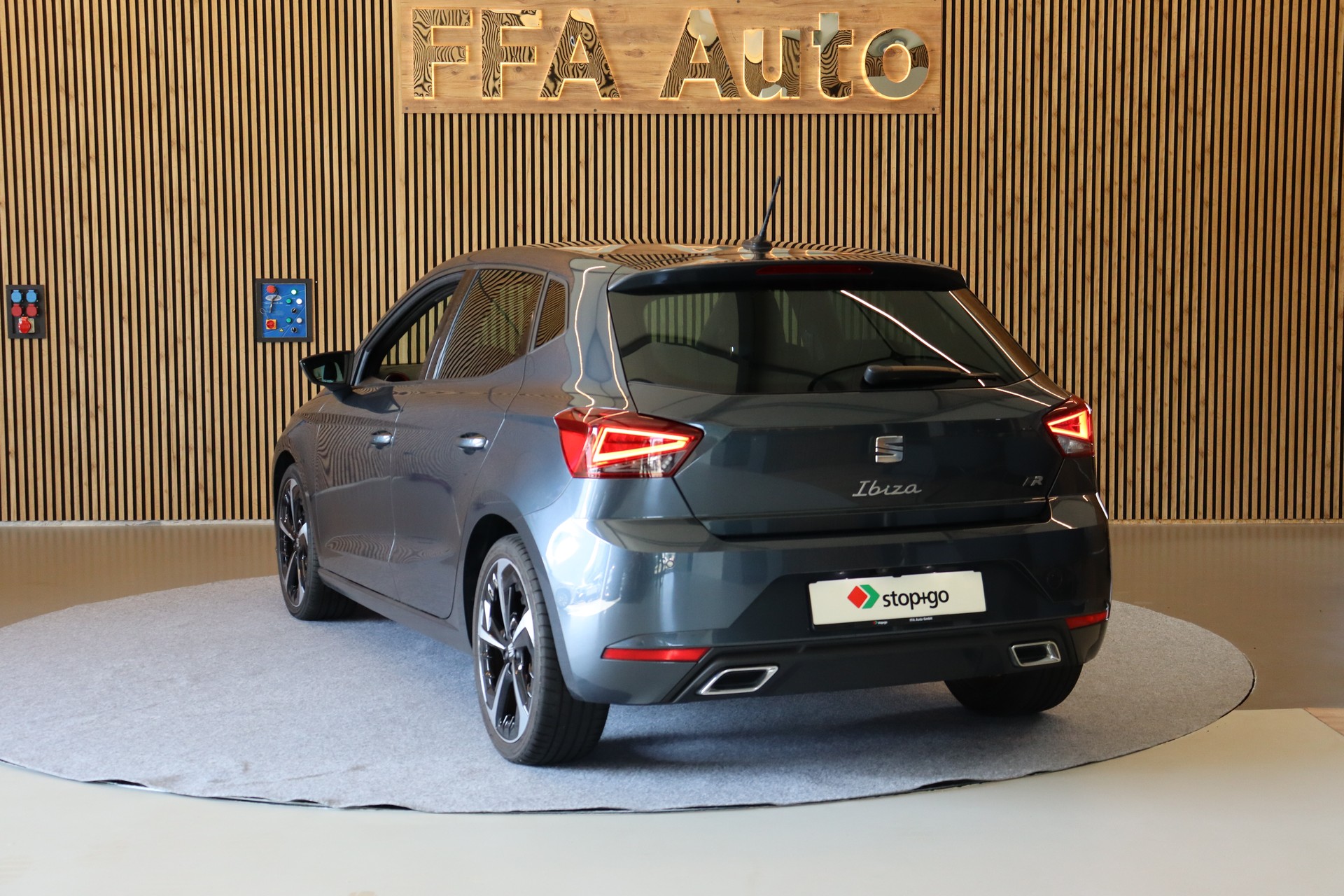 SEAT Ibiza 1.0 TSI 110 FR DSG-image-8