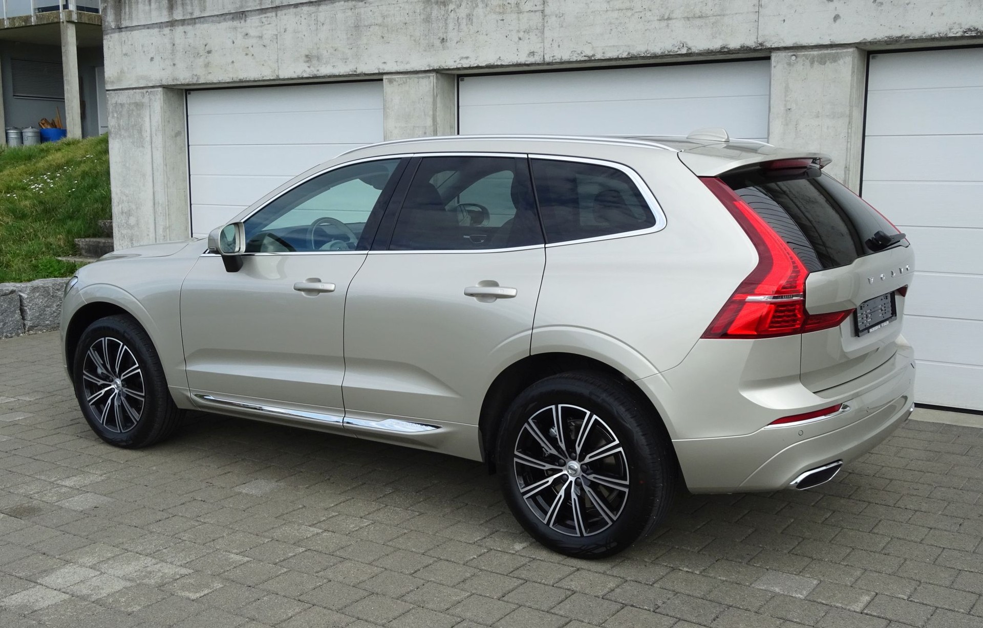 VOLVO 2.0 B5 MH Inscription AWD-image-2