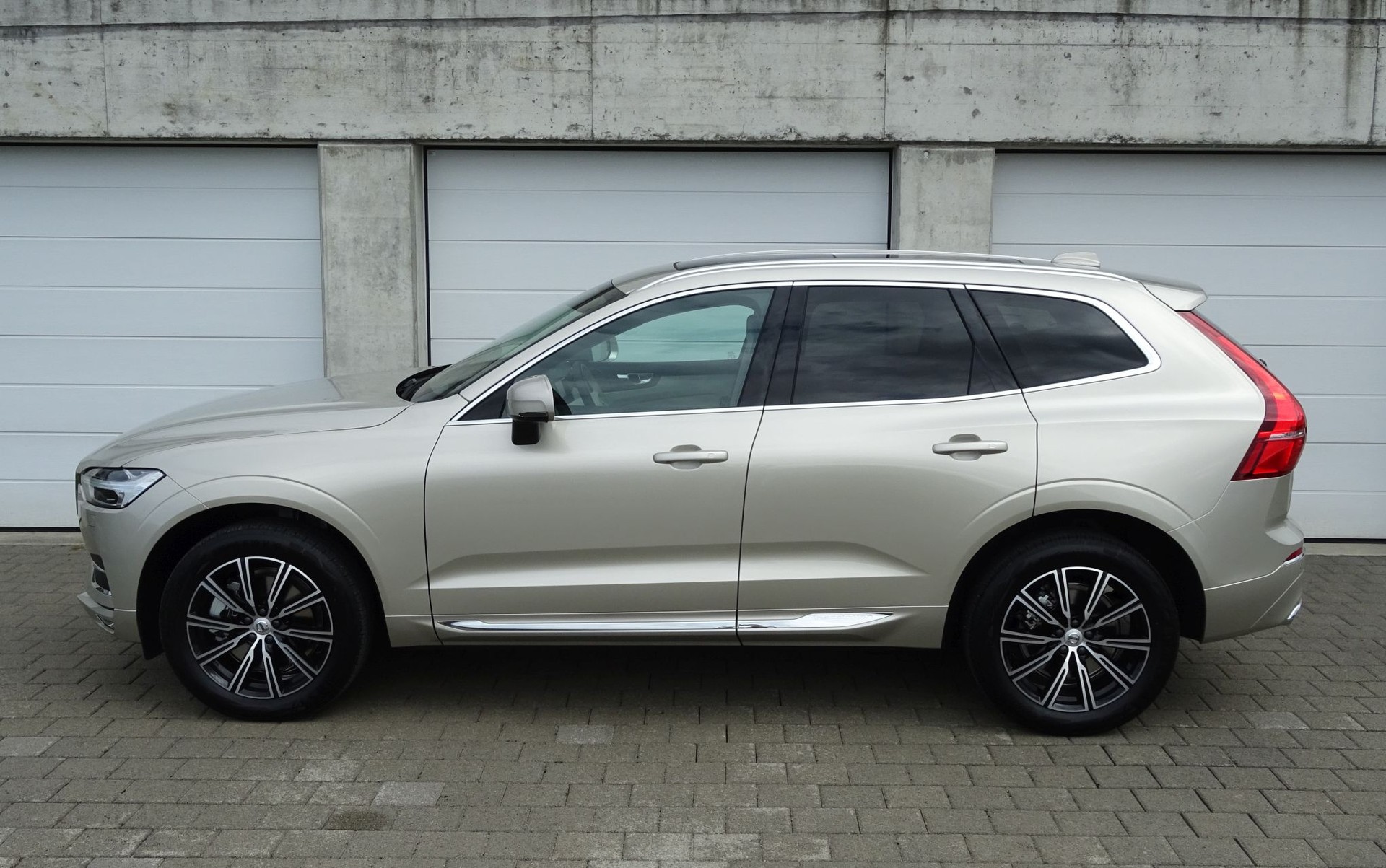 VOLVO 2.0 B5 MH Inscription AWD-image-3