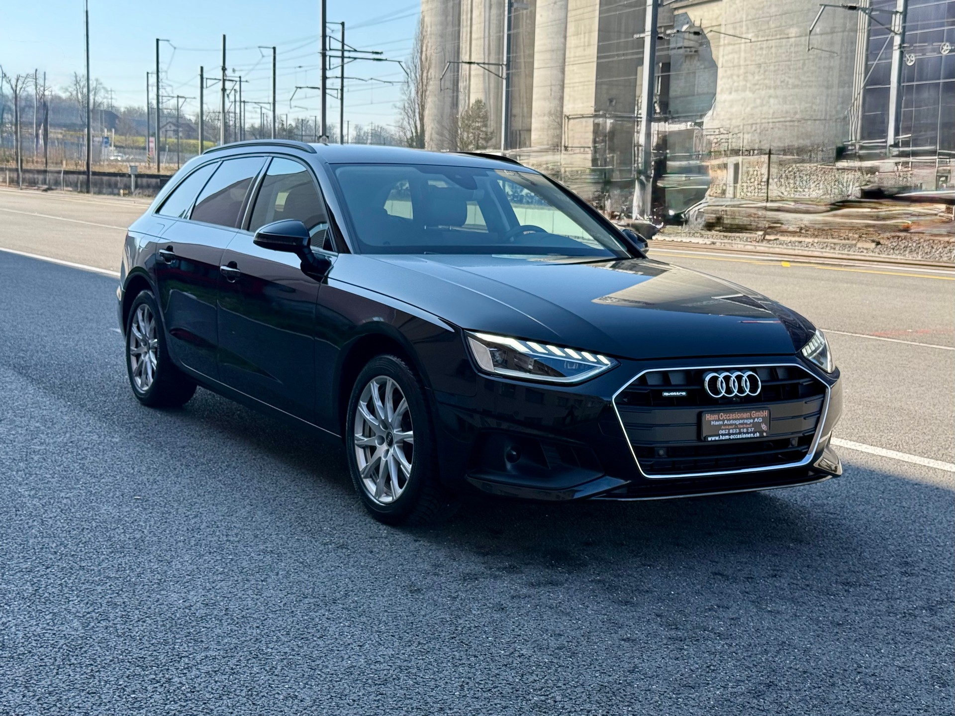 AUDI A4 Avant 40 TDI quattro S-tronic-image-3