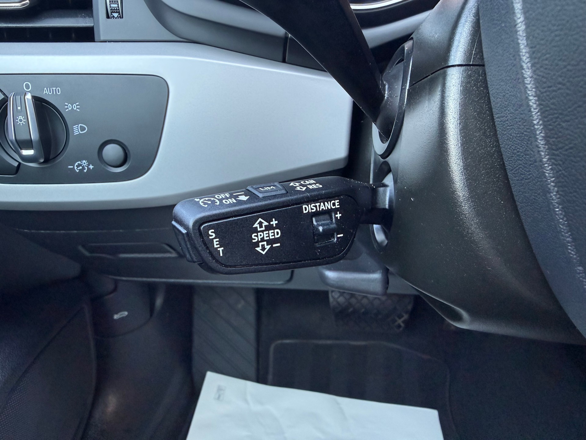 AUDI A4 Avant 40 TDI quattro S-tronic-image-10