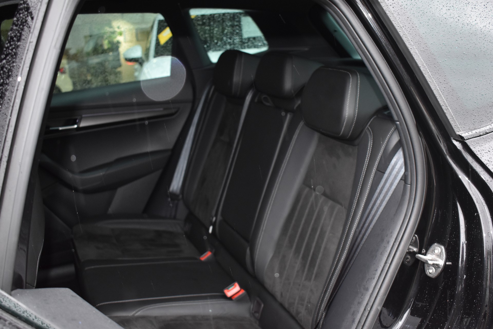 SKODA Karoq 2.0 TSI SportLine 4x4 DSG-image-11