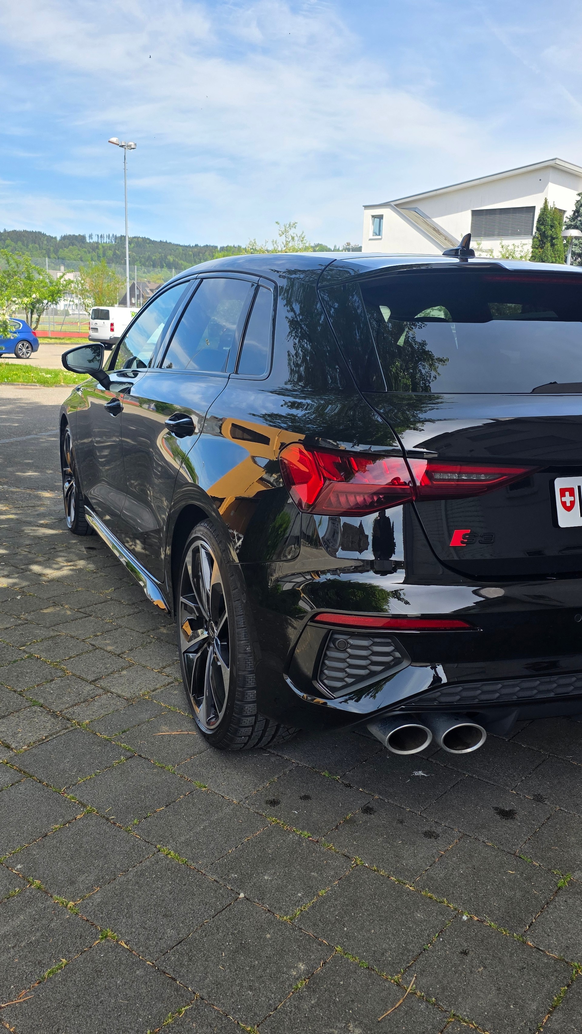 AUDI 2.0 TFSI quattro S-Tronic-image-3