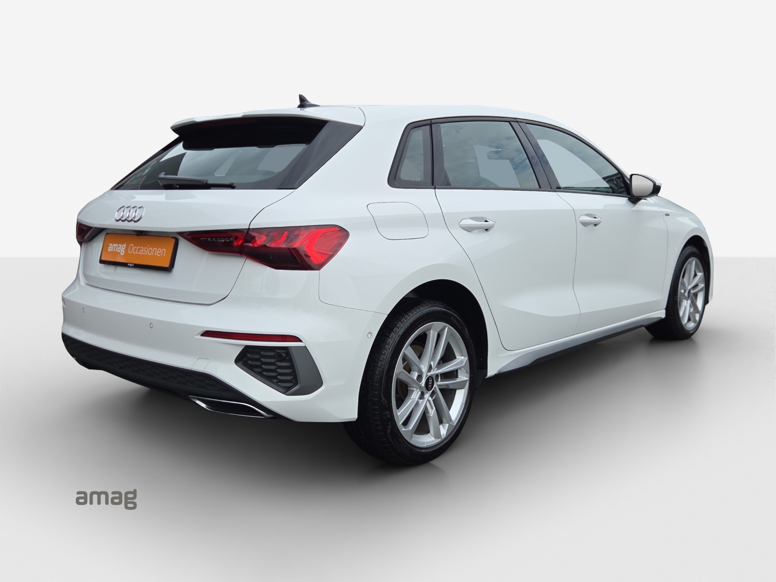 AUDI A3 Sportback 40 TFSI e S line S-tronic-image-4