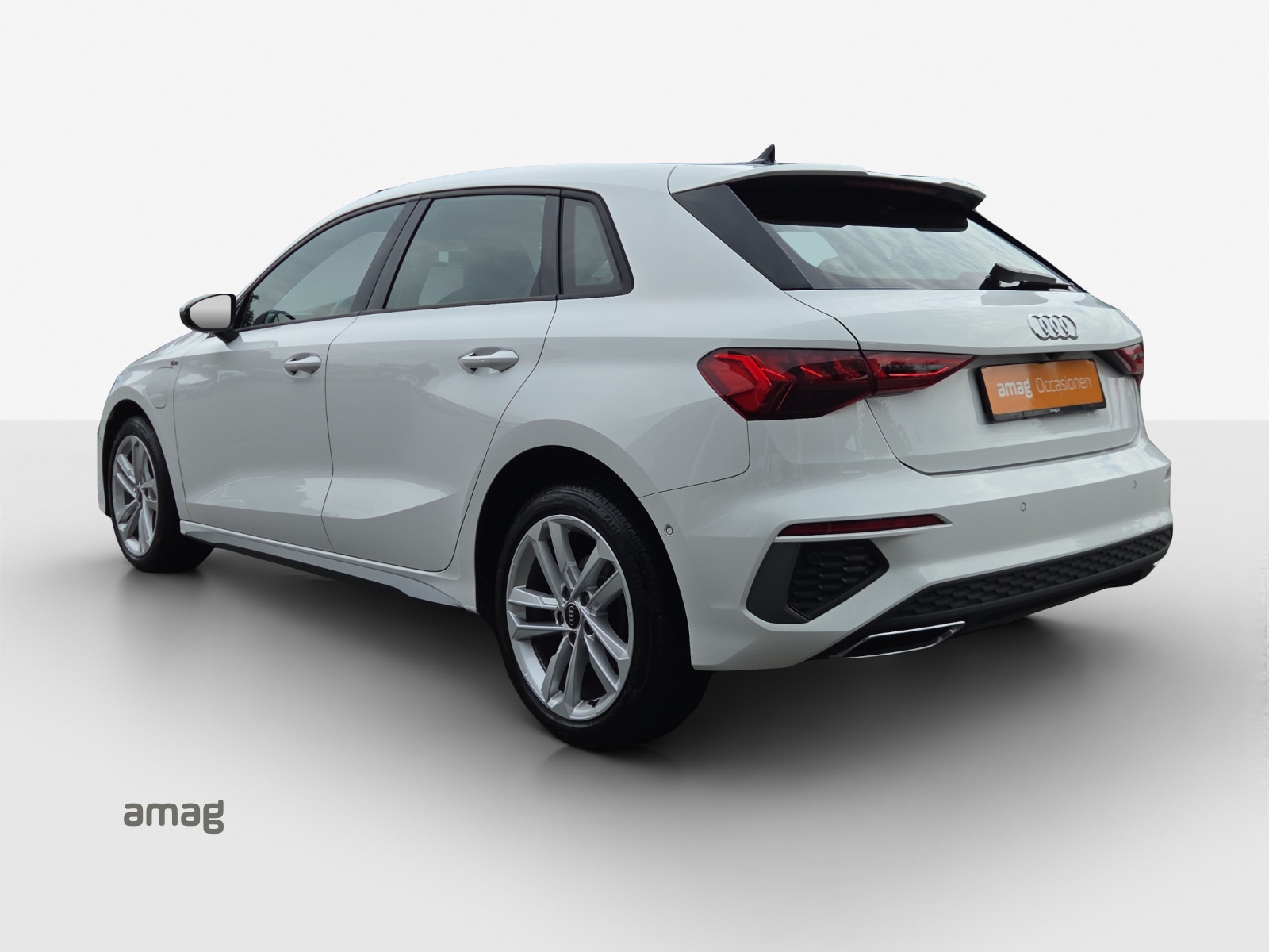 AUDI A3 Sportback 40 TFSI e S line S-tronic-image-2