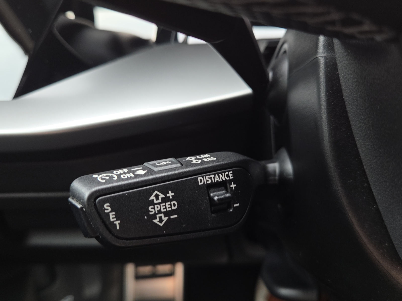 AUDI A3 Sportback 40 TFSI e S line S-tronic-image-15
