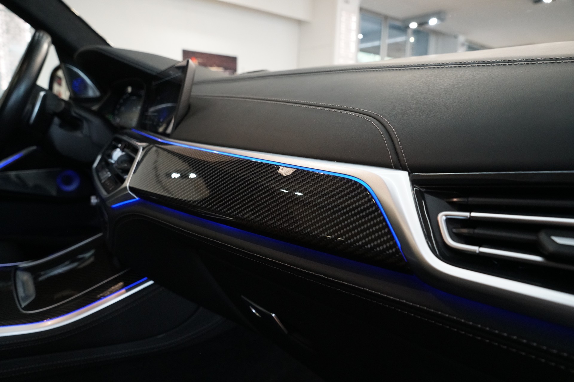 BMW X5 xDrive M50i Steptronic-image-29