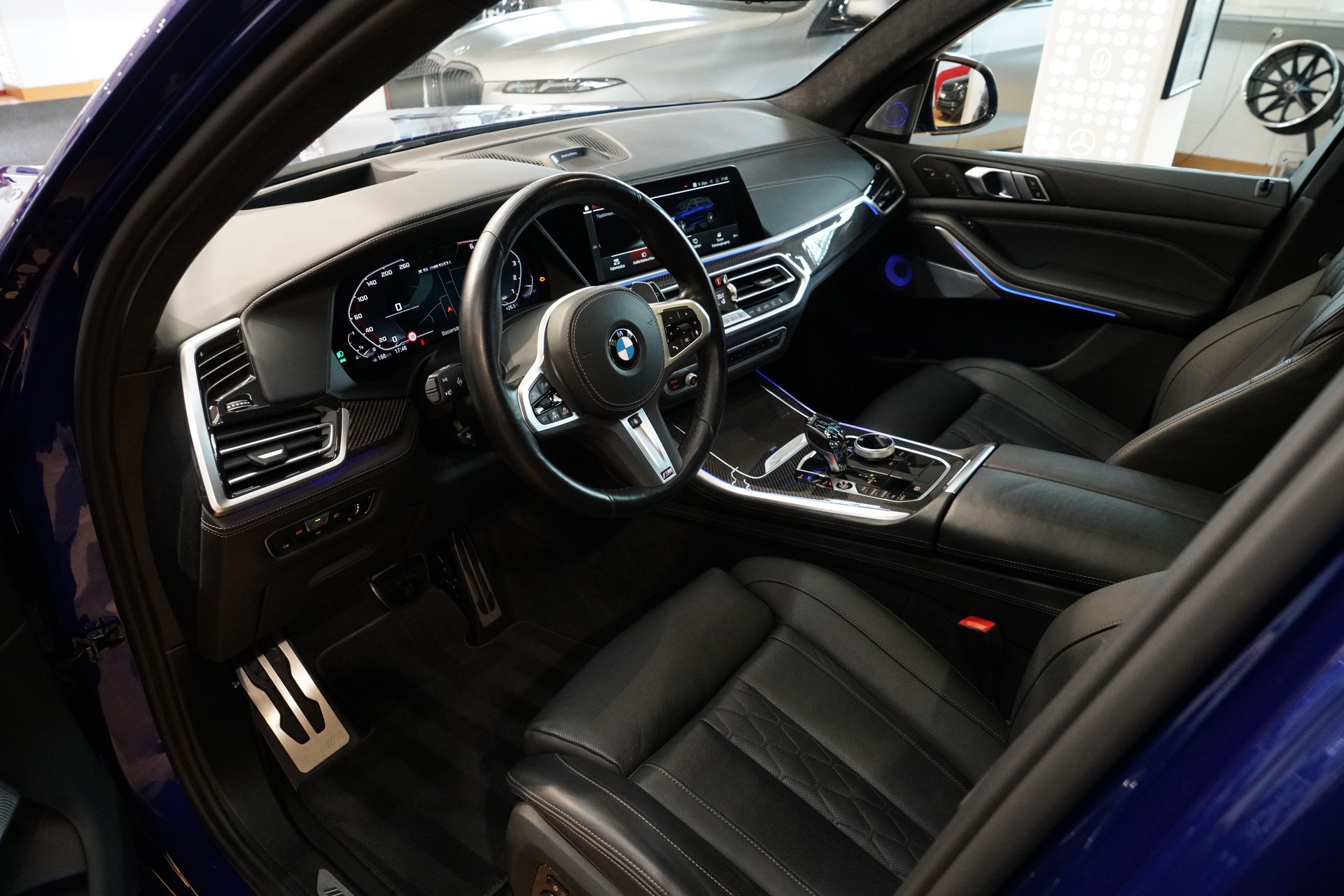 BMW X5 xDrive M50i Steptronic-image-11