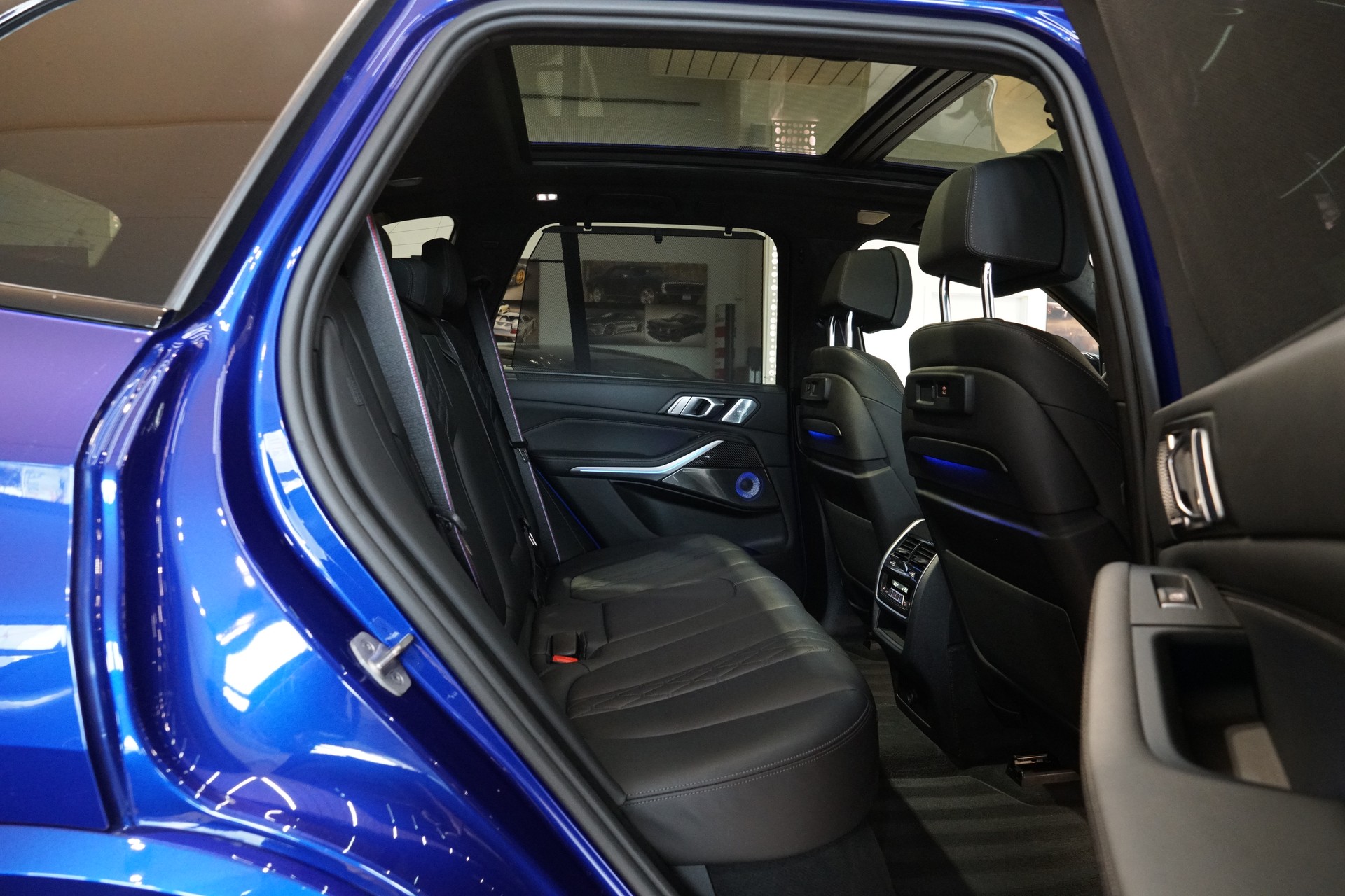 BMW X5 xDrive M50i Steptronic-image-26