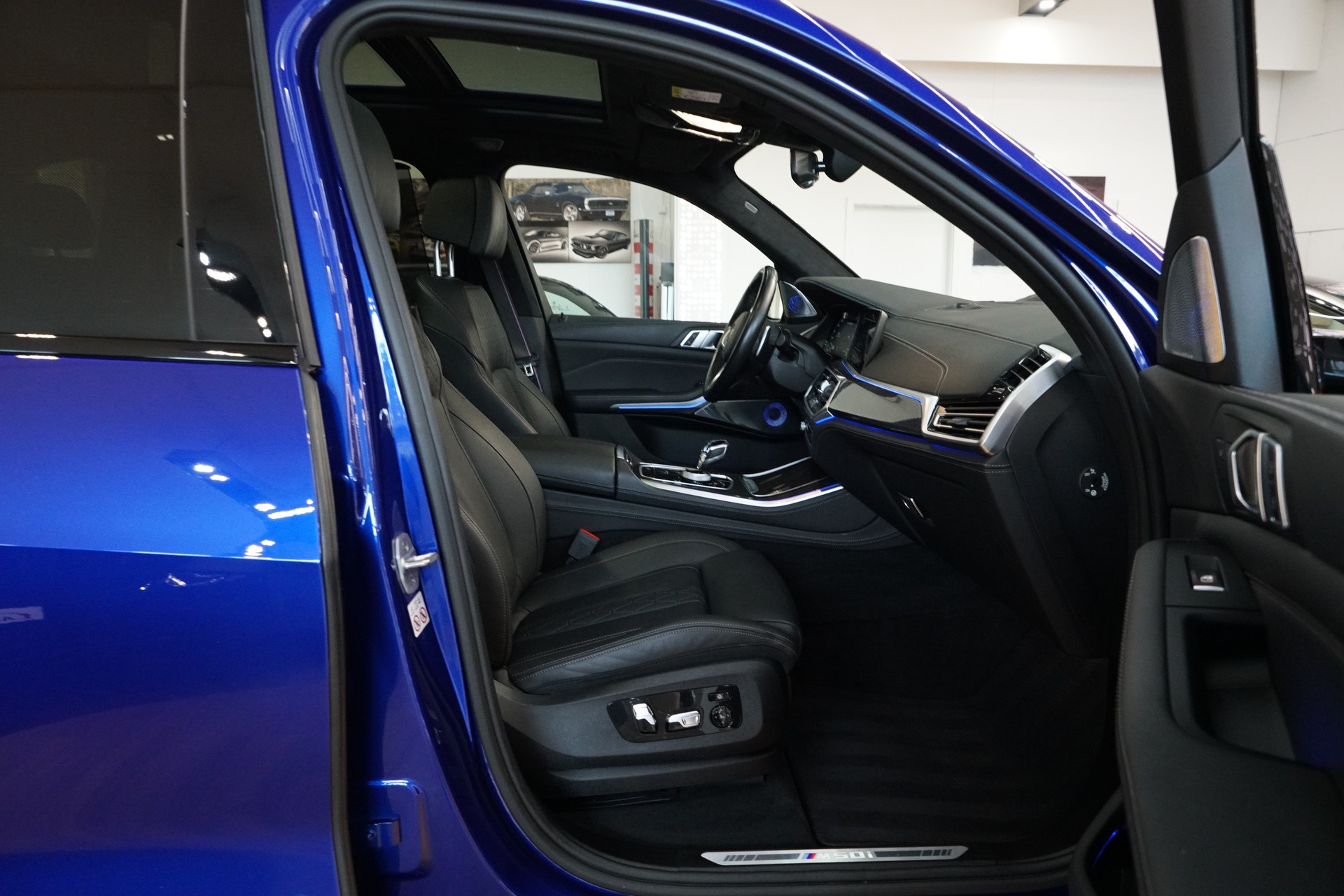 BMW X5 xDrive M50i Steptronic-image-31