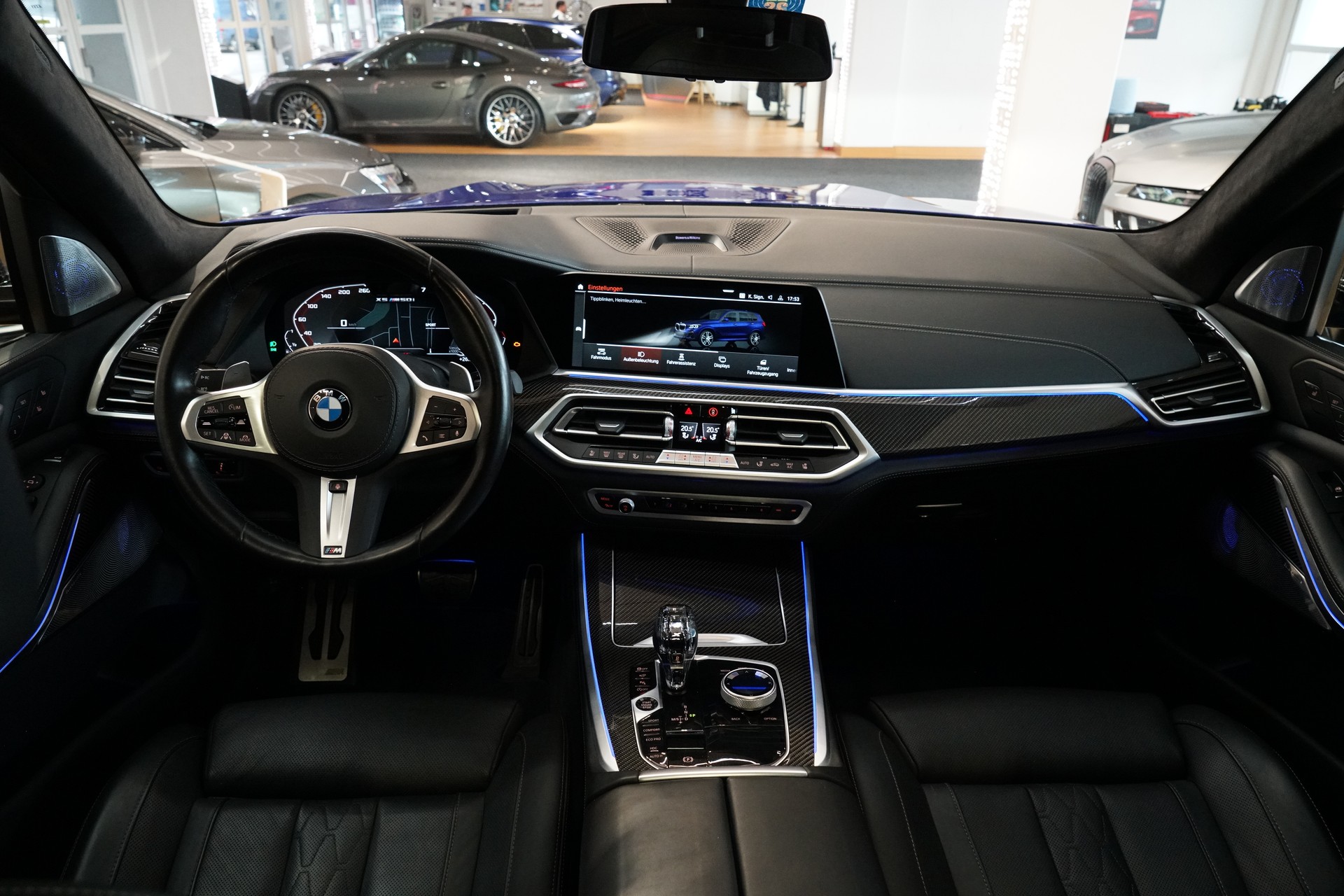BMW X5 xDrive M50i Steptronic-image-12