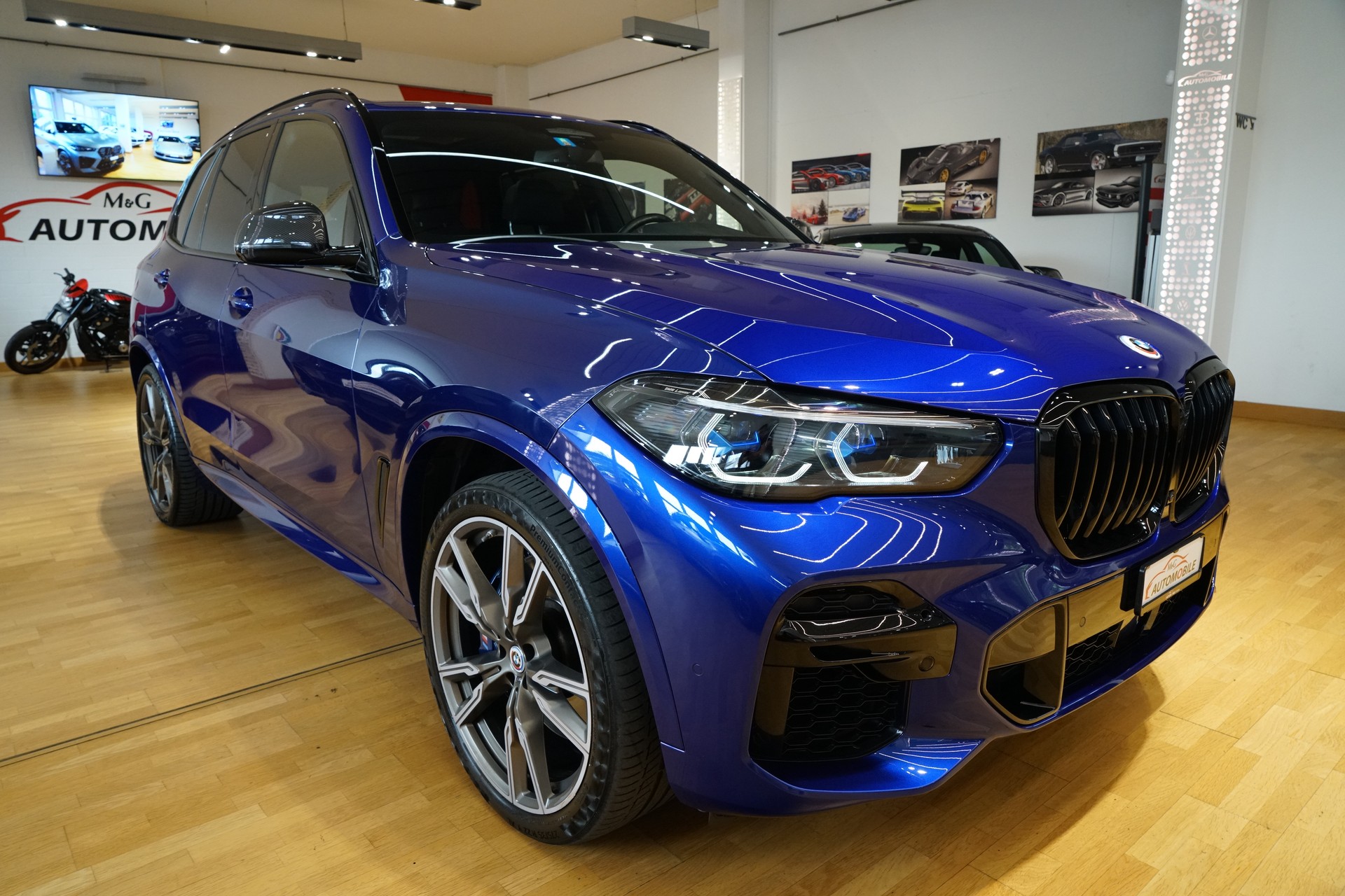 BMW X5 xDrive M50i Steptronic-image-2