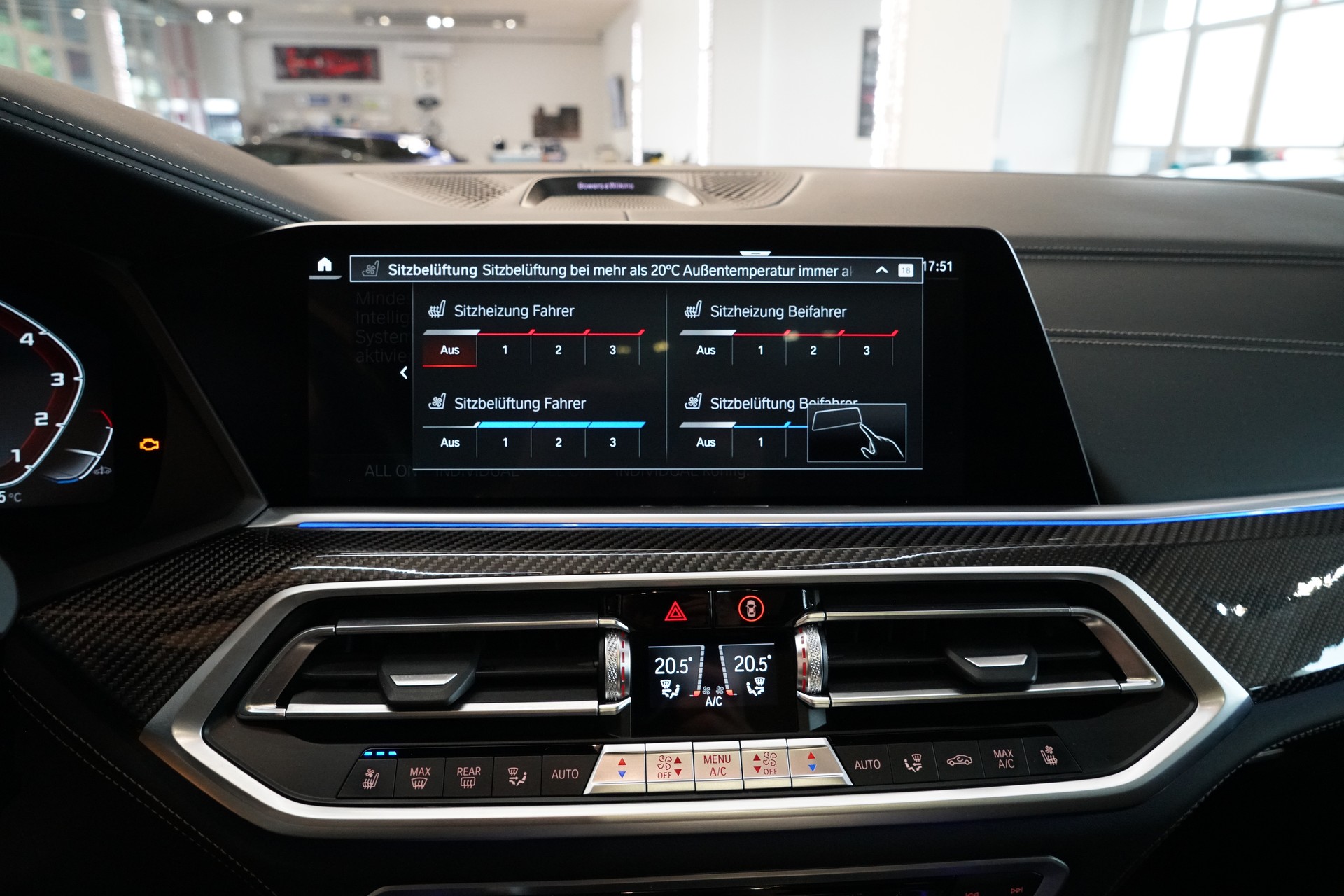 BMW X5 xDrive M50i Steptronic-image-18