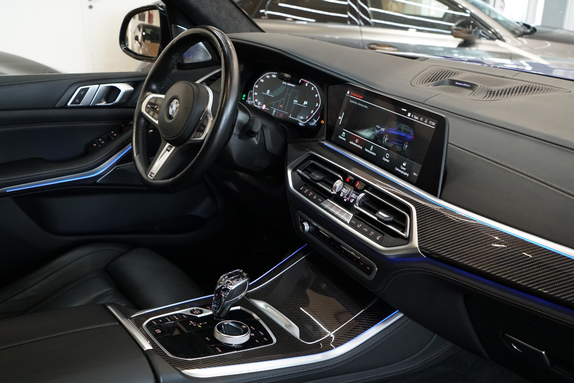 BMW X5 xDrive M50i Steptronic-image-28