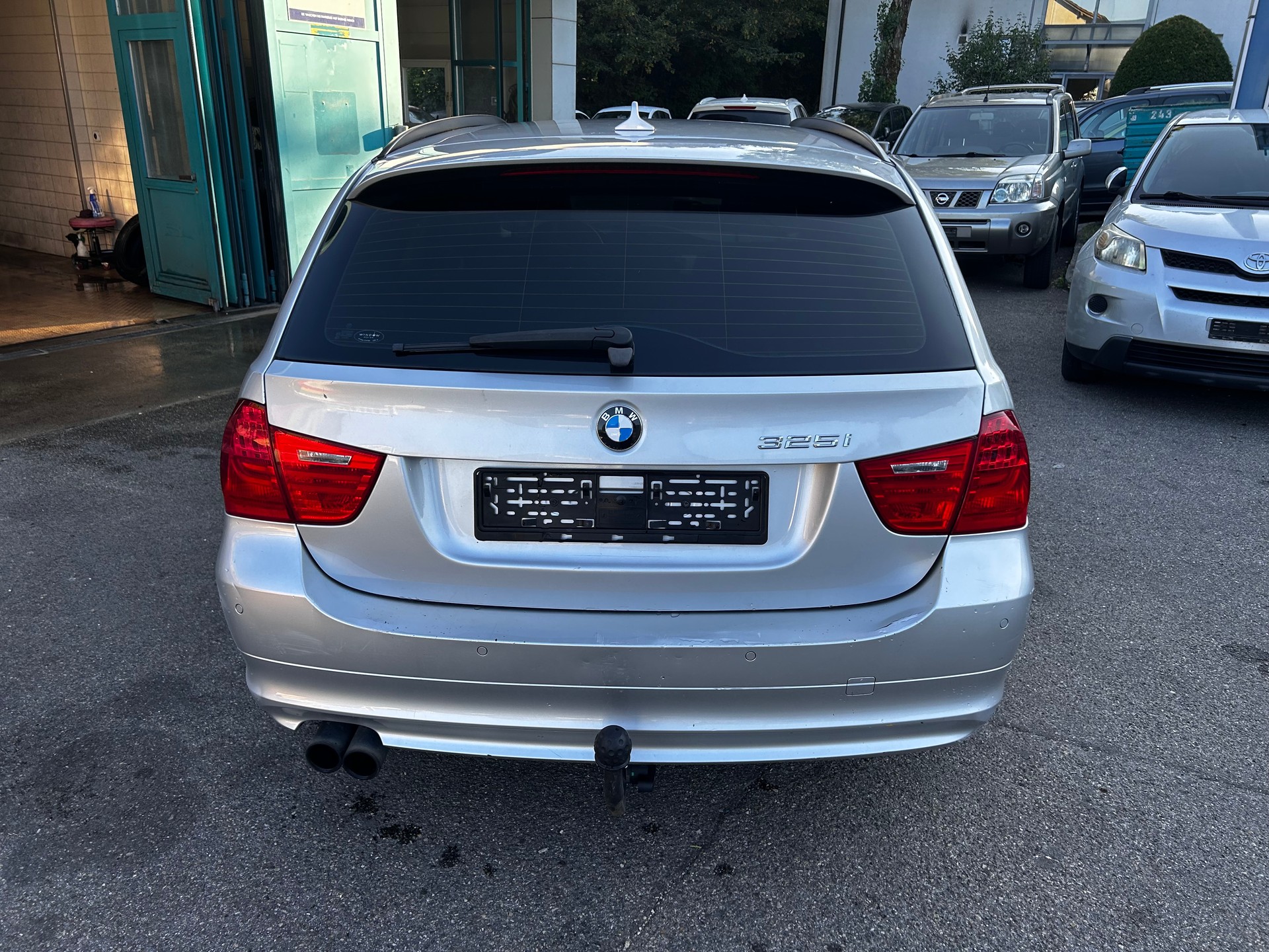 BMW 325i xDrive Touring Steptronic-image-4