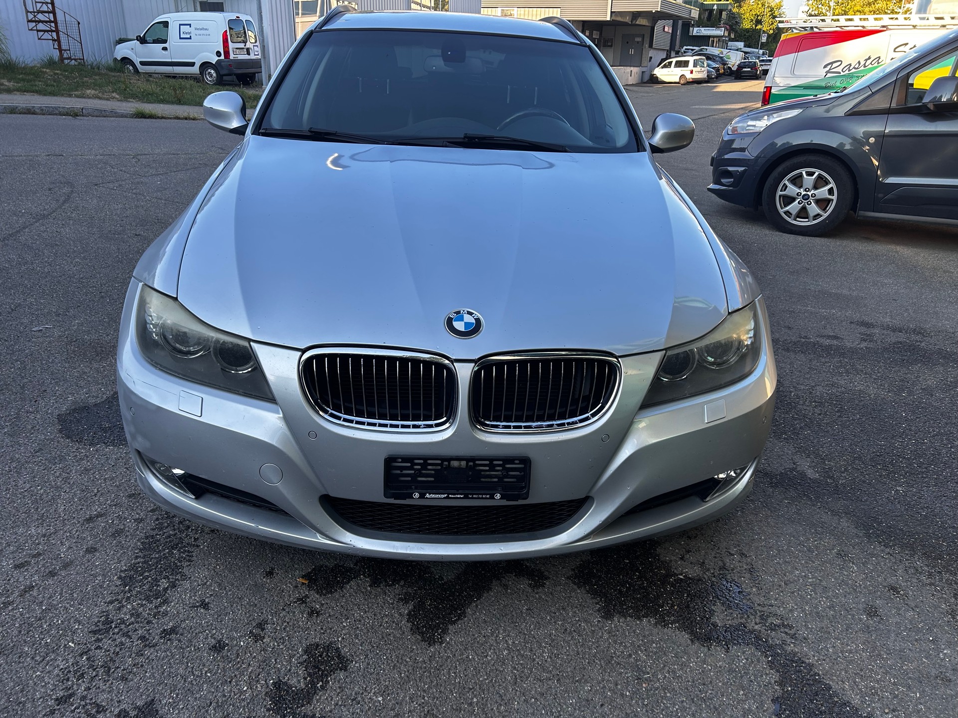 BMW 325i xDrive Touring Steptronic-image-0