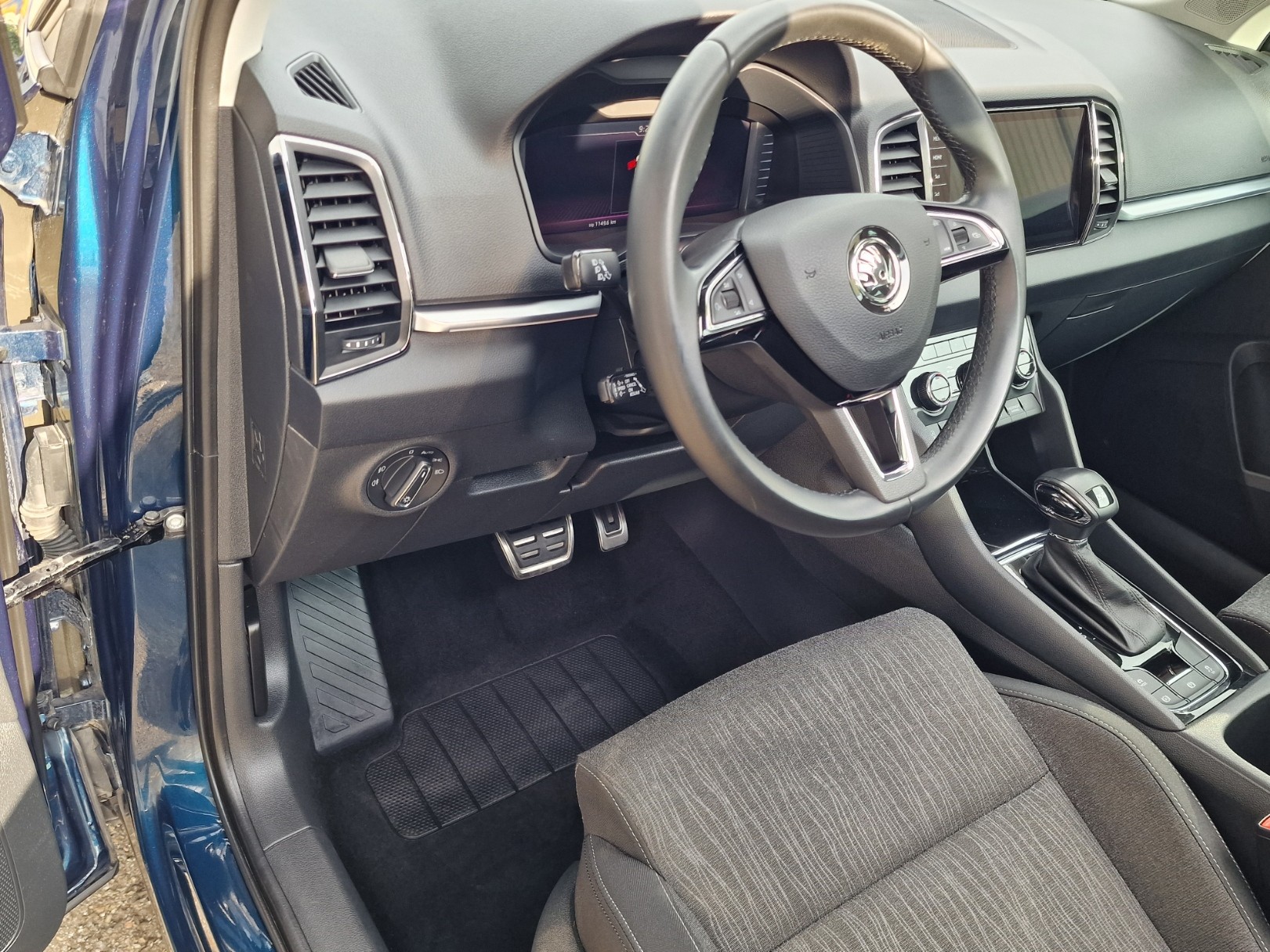 SKODA Karoq 1.5 TSI ACT Ambition DSG-image-8