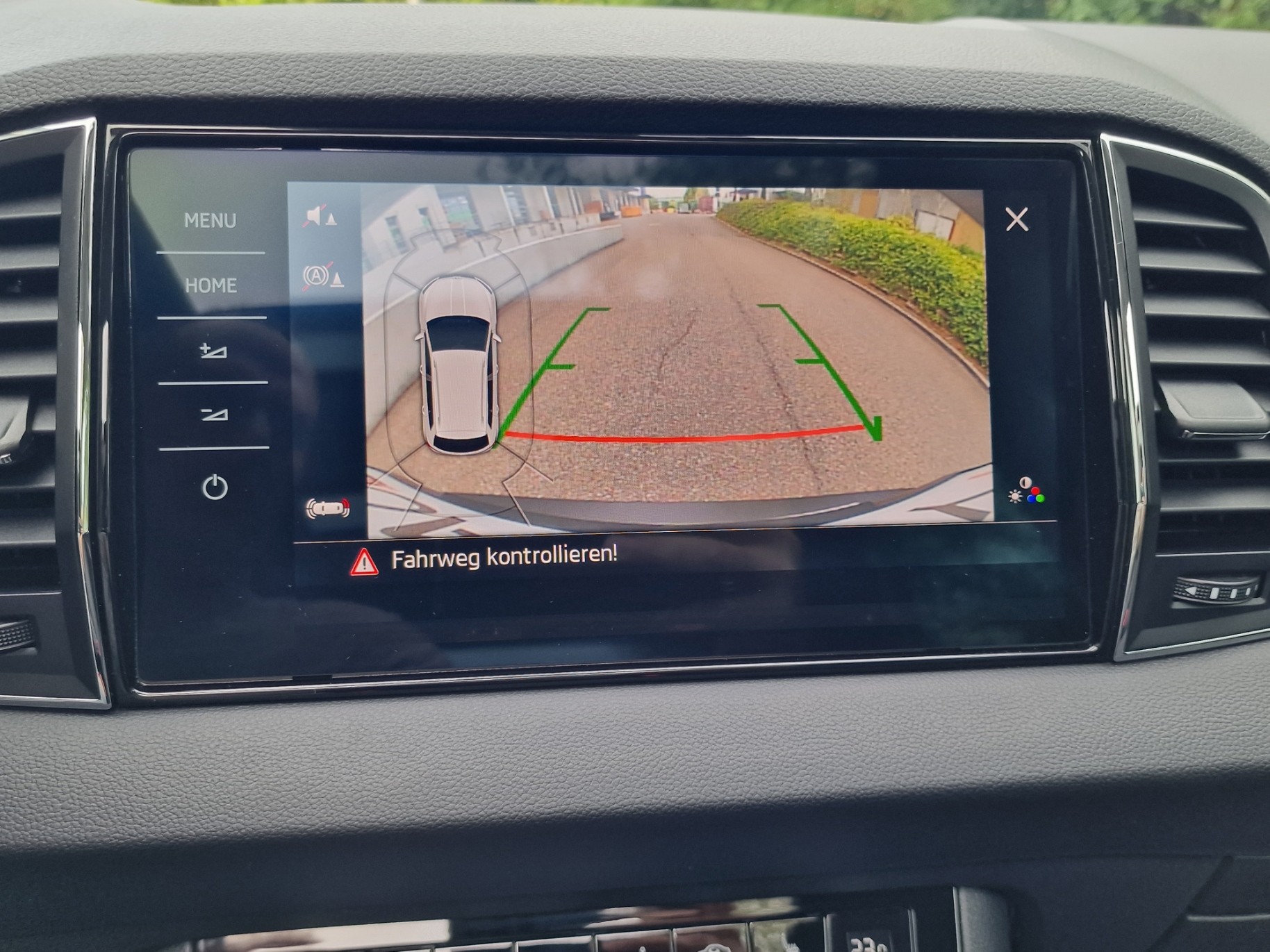 SKODA Karoq 1.5 TSI ACT Ambition DSG-image-13