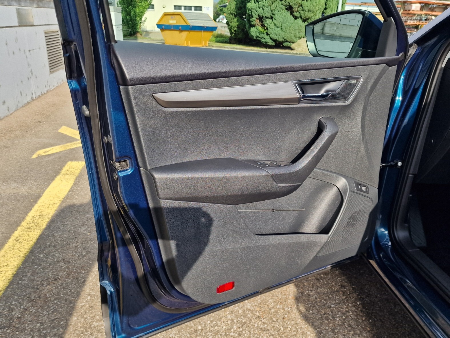 SKODA Karoq 1.5 TSI ACT Ambition DSG-image-6